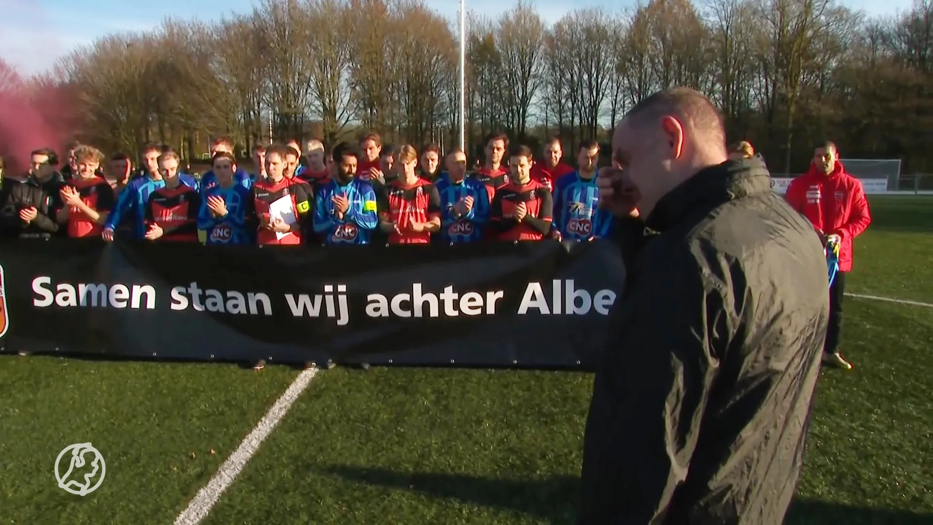 Ongeneeslijk zieke grensrechter Alberto vecht tegen tranen bij ontroerend eerbetoon