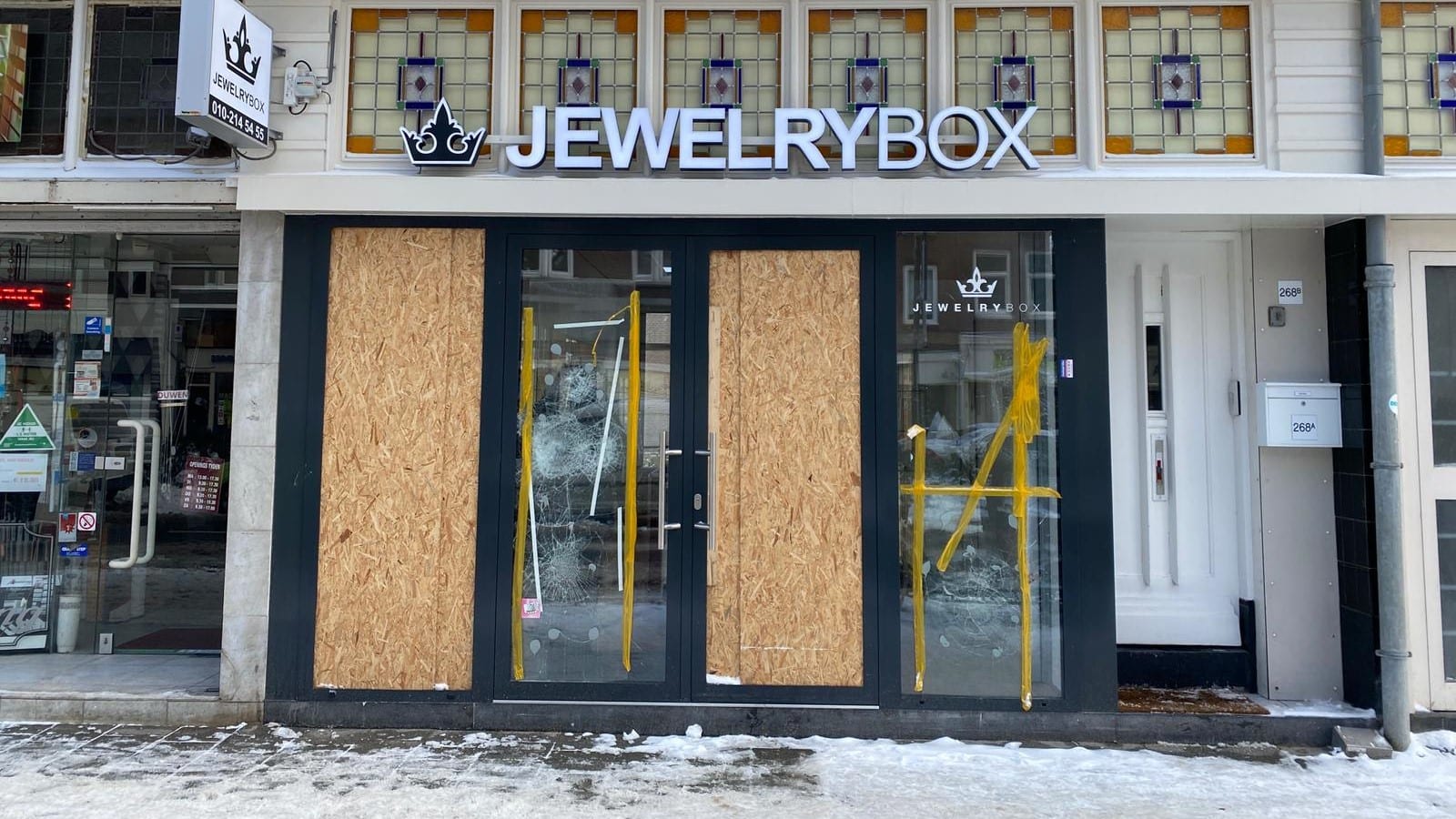 Minister Grapperhaus: steunfonds voor onverzekerde winkeliers na schade avondklokrellen