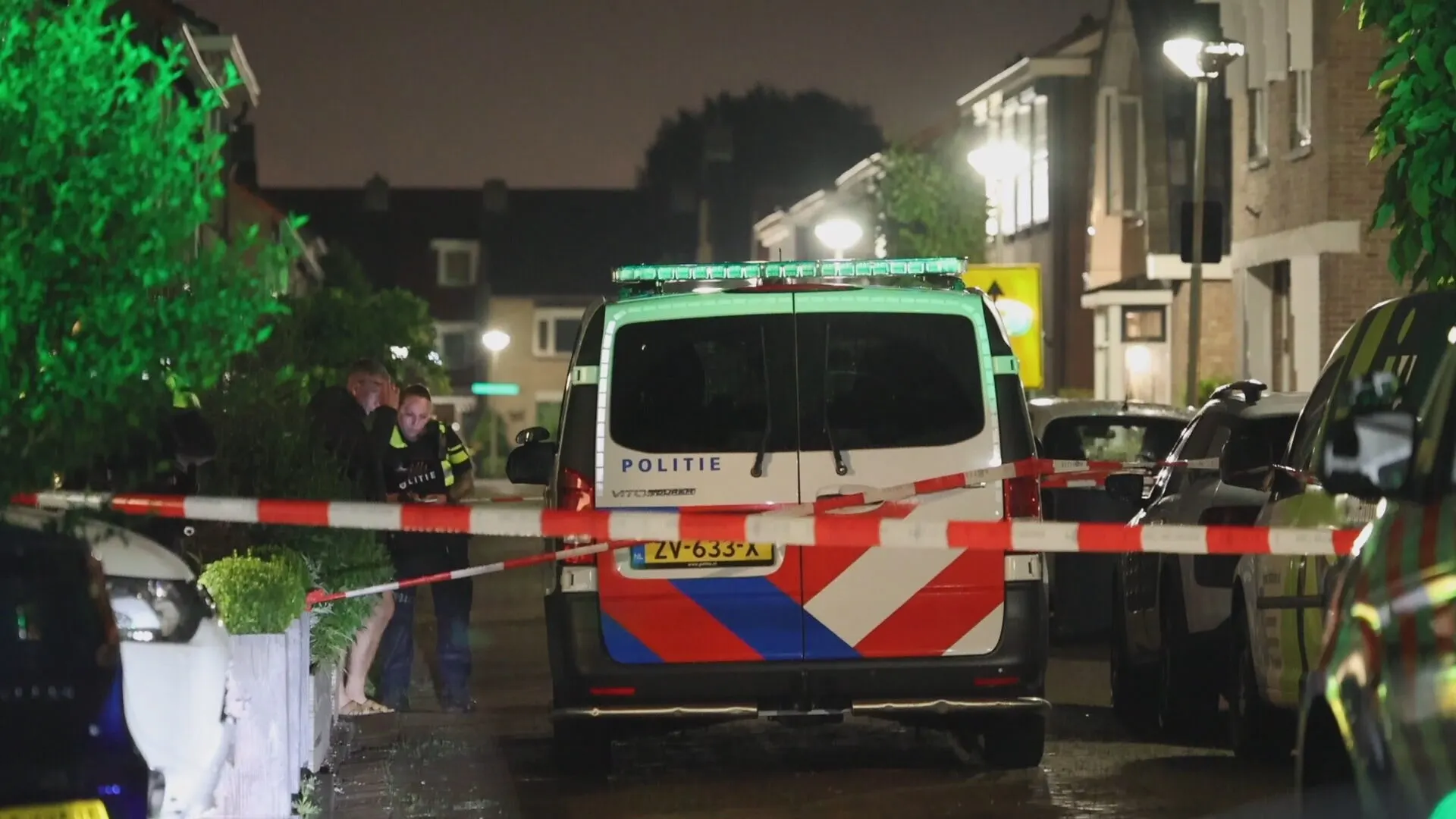 Heldhaftige bewoner werkt gewapende overvallers de deur uit 