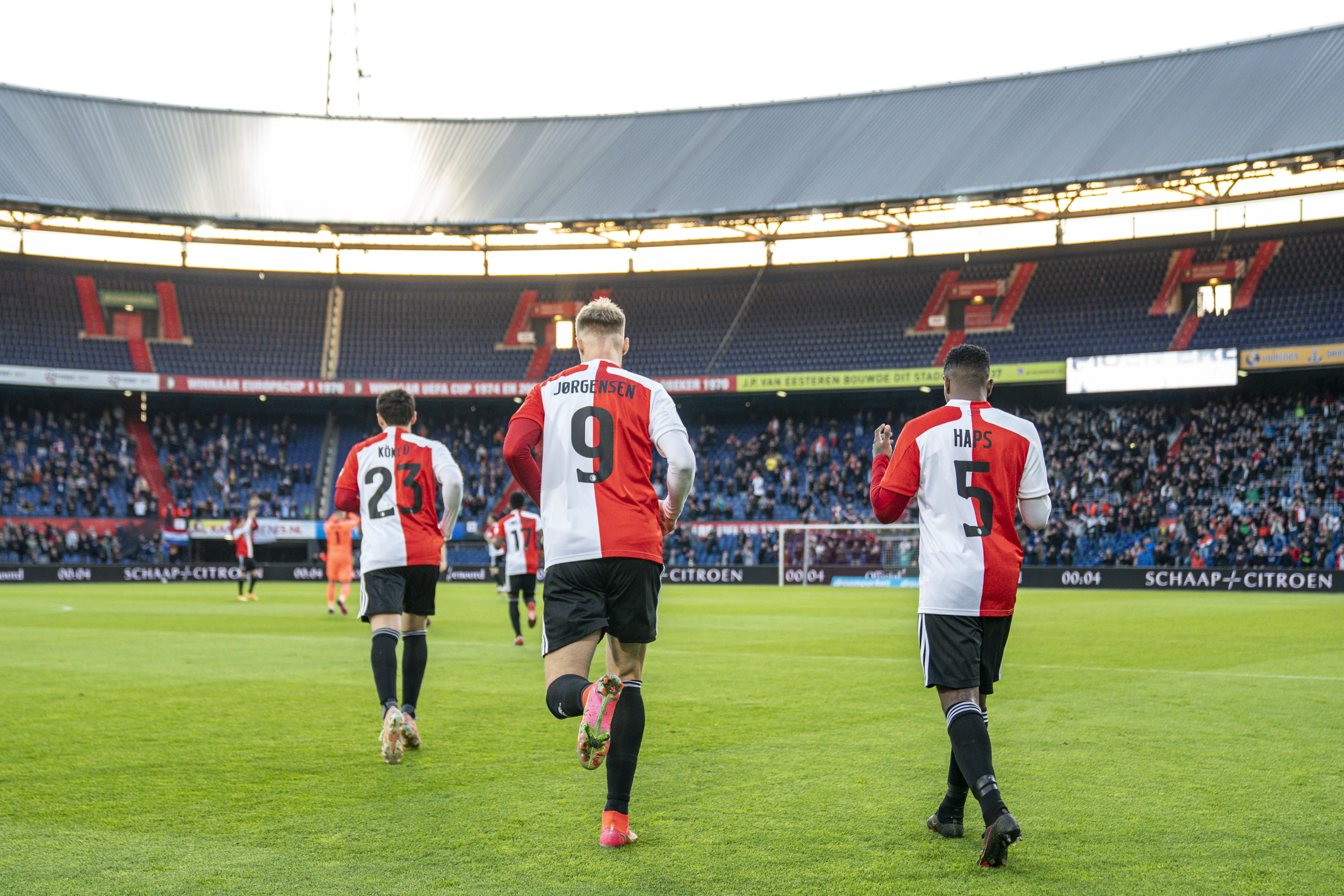 Feyenoord en FC Utrecht treffen elkaar niet zaterdag, maar zondag in De Kuip