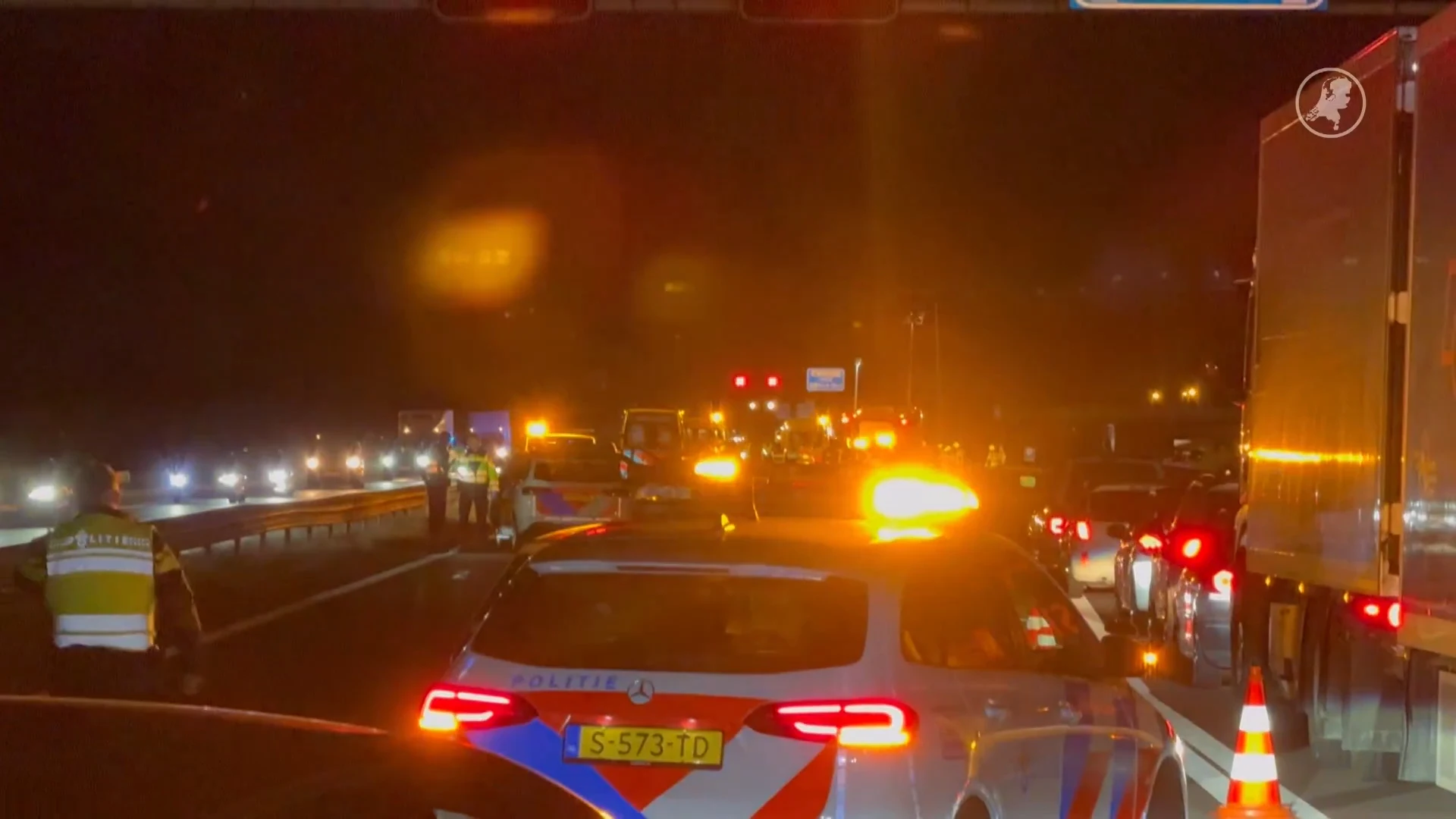 Zwaar ongeluk op A12 bij Duiven door spookrijder, meerdere gewonden afgevoerd