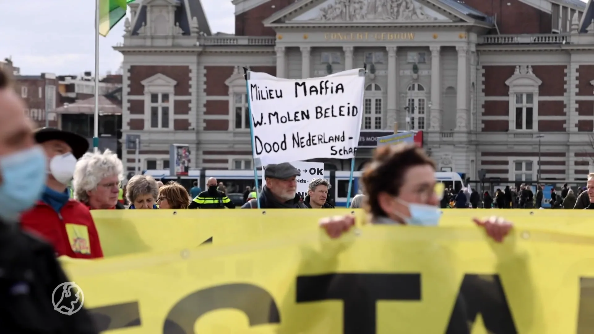 Honderden betogers tegen windturbines: 'Ik word wanhopig als ik het geluid hoor'