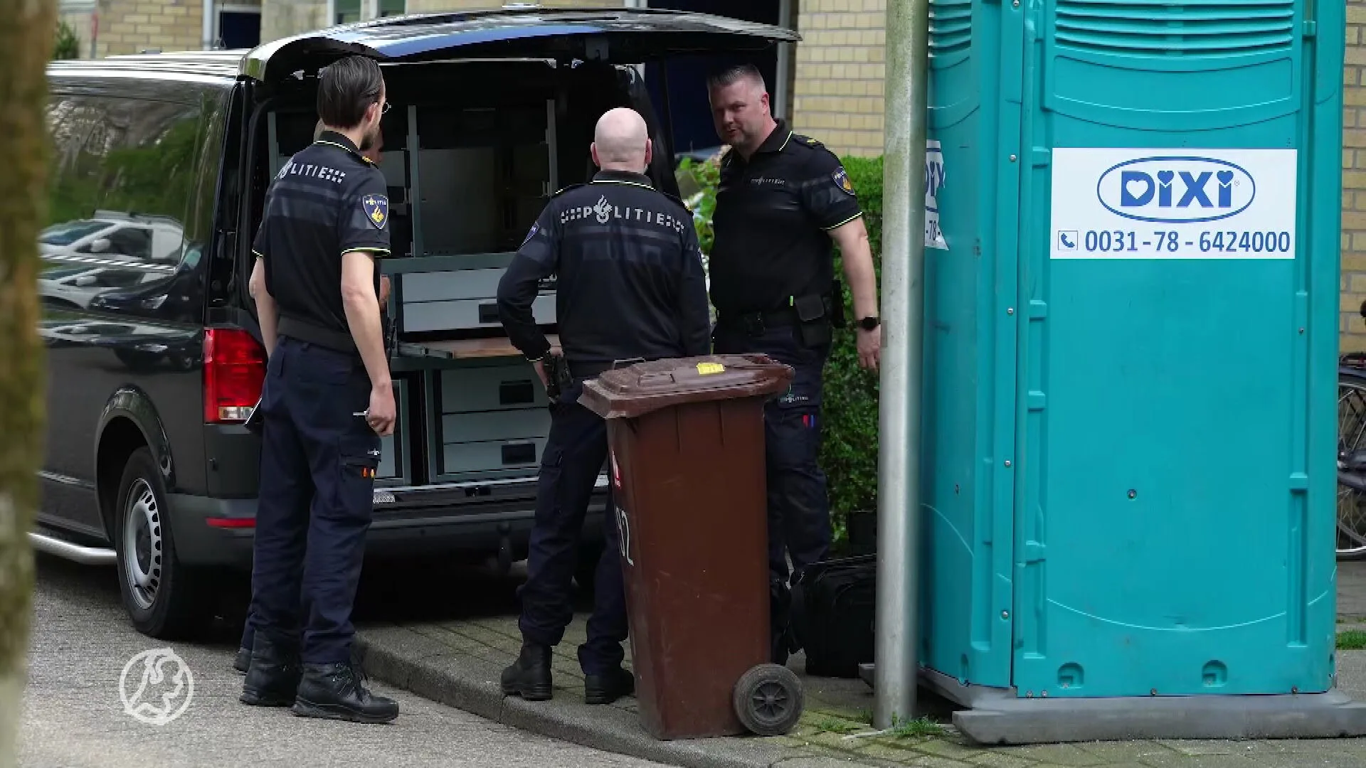 Buren vinden dode man vastgebonden in woning Utrecht, twee verdachten aangehouden