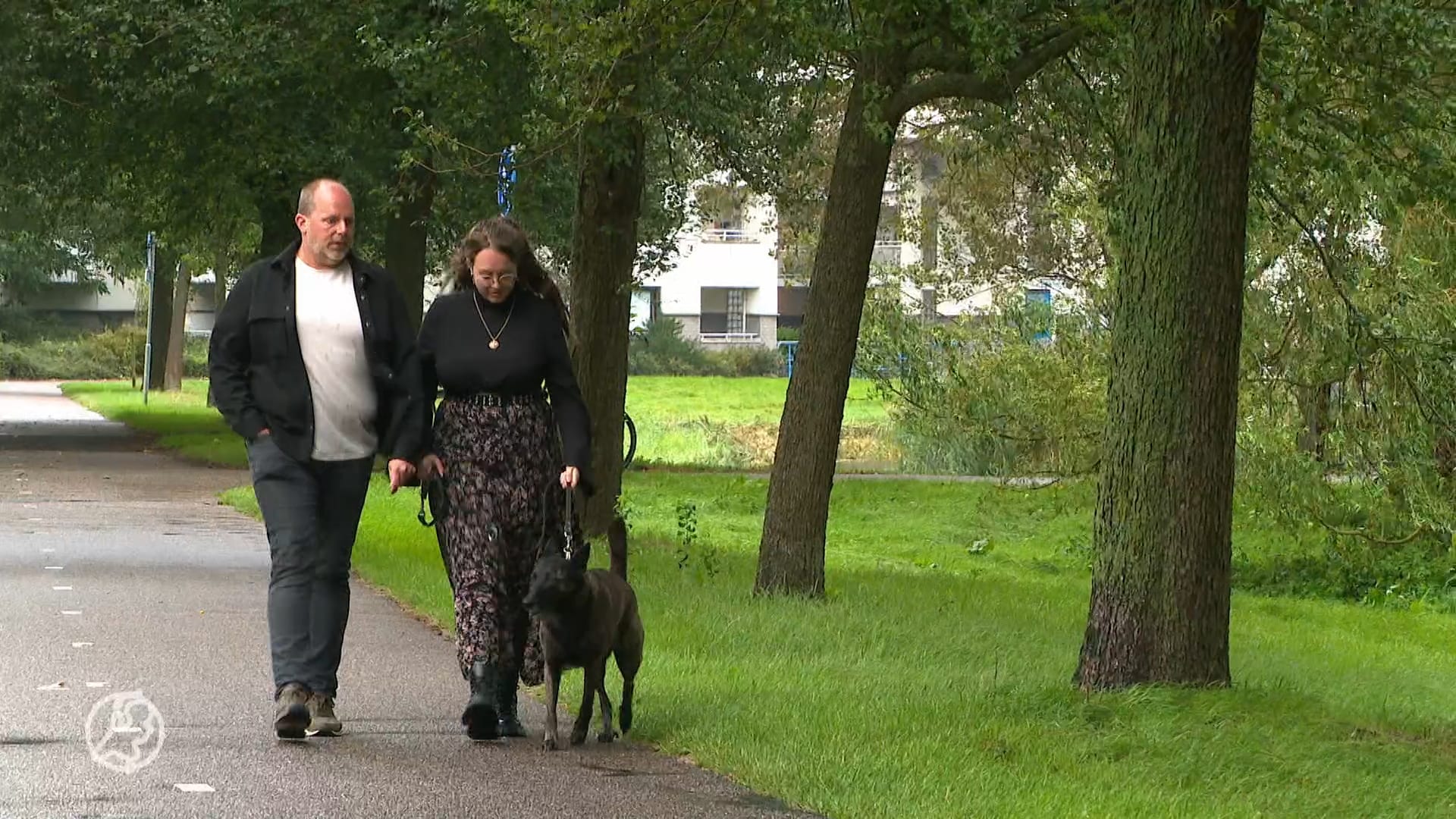 Zoë was 16 toen ze voor het eerst dacht aan zelfmoord, nu helpen zij en haar vader anderen