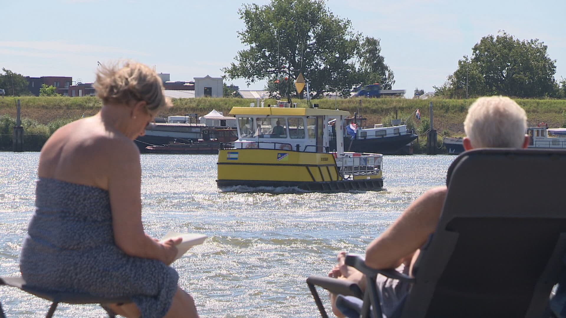 Schippers veerpont dreigen te stoppen door aanhoudende overlast van jongeren