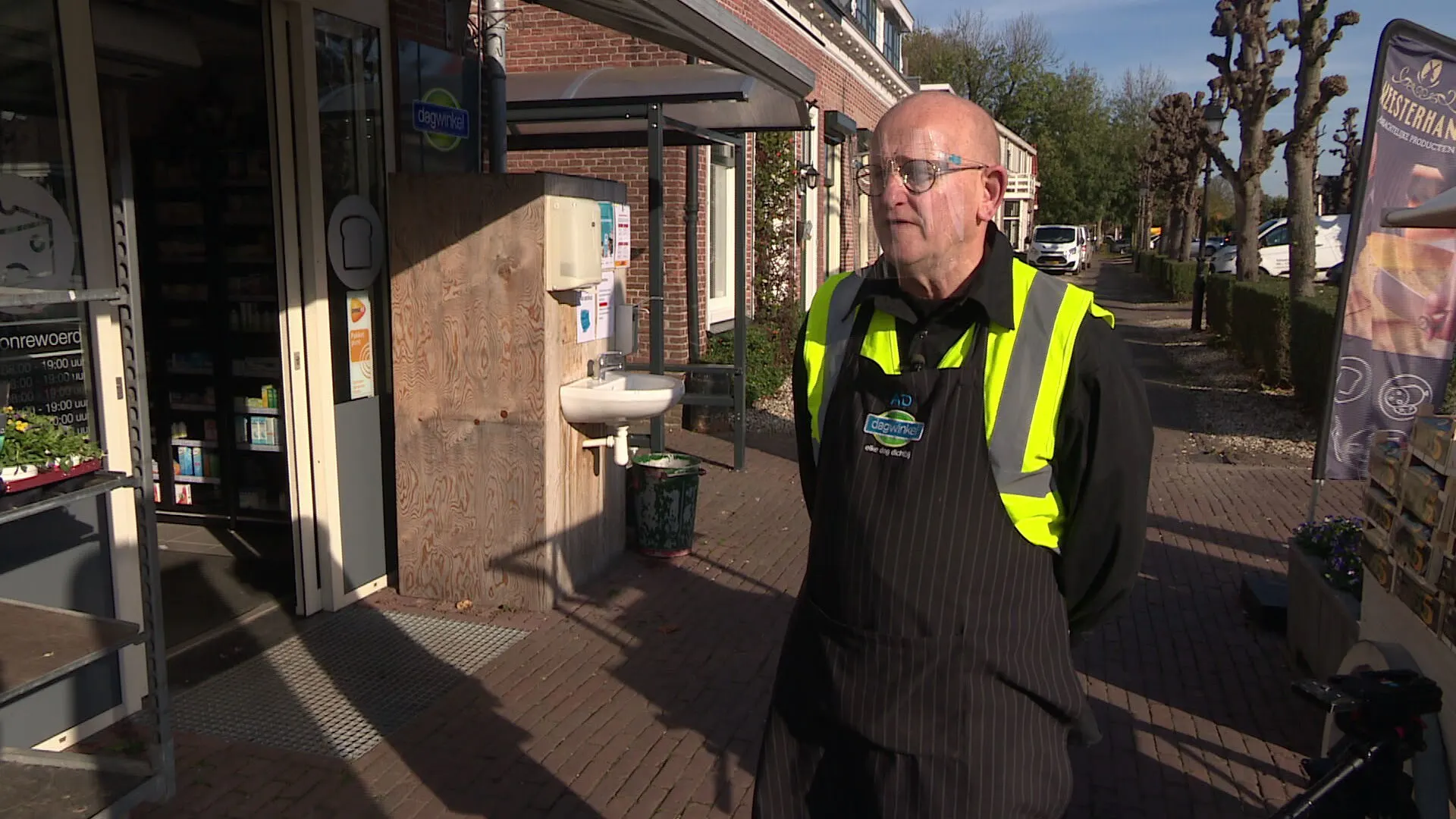 Ad wacht persconferentie niet af: in zijn winkel zijn de coronamaatregelen volledig van kracht