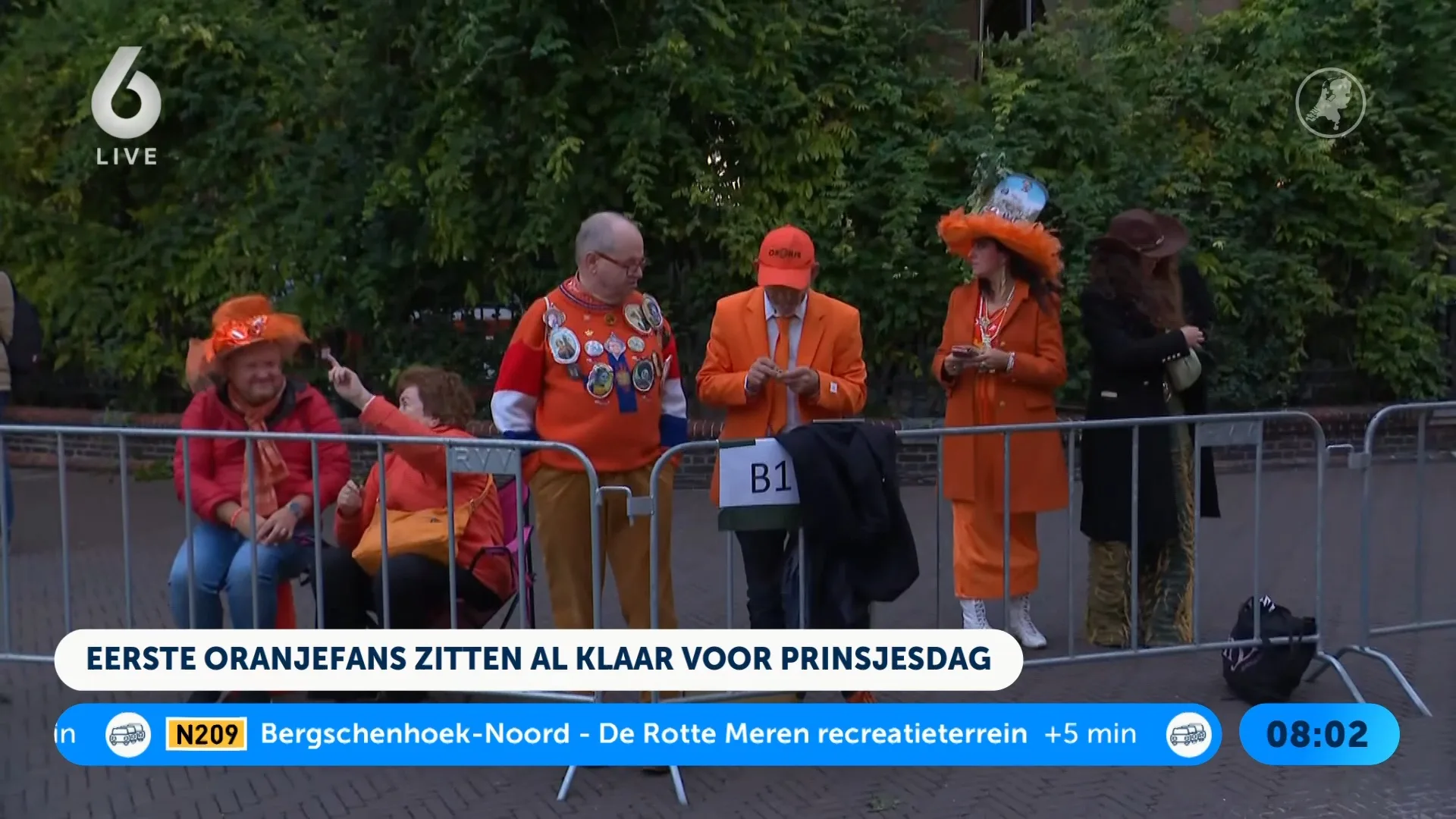Eerste oranjefans al vroeg bij Paleis Noordeinde