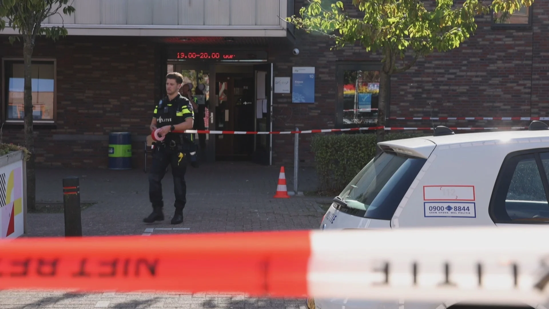 Jongen (17) zwaargewond bij steekpartij in Zwijndrecht: drie mensen aangehouden