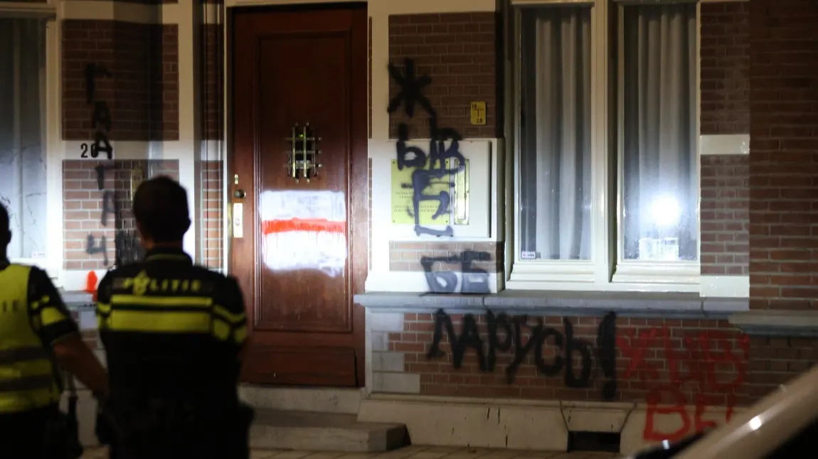 Man (31) opgepakt na vernieling en bekladding ambassade Wit-Rusland