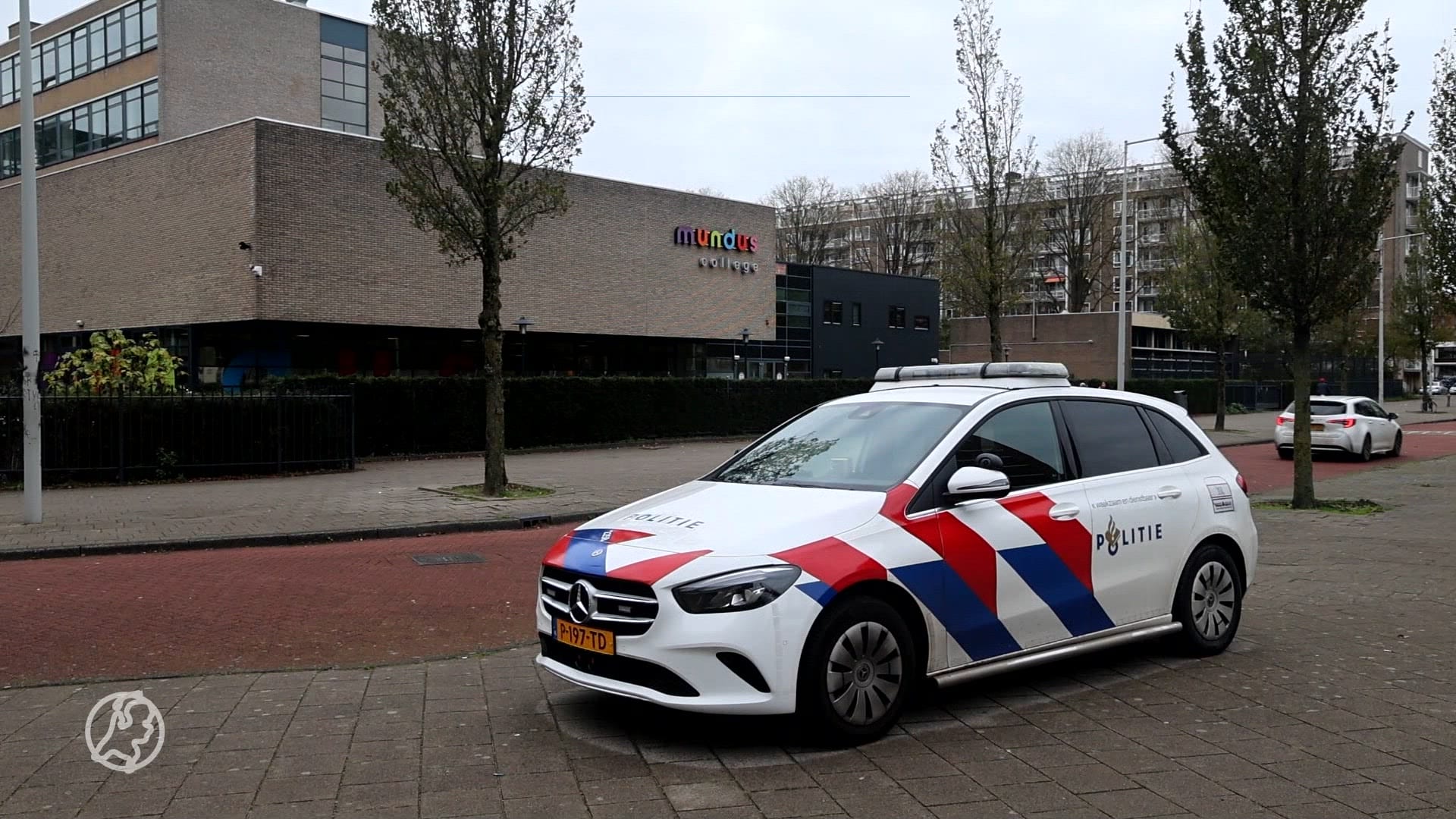 Meer dan tien middelbare scholen in Amsterdam bedreigd