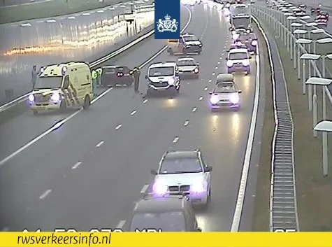 A4 in Brabant urenlang dicht door vrachtwagen met gevaarlijke stof