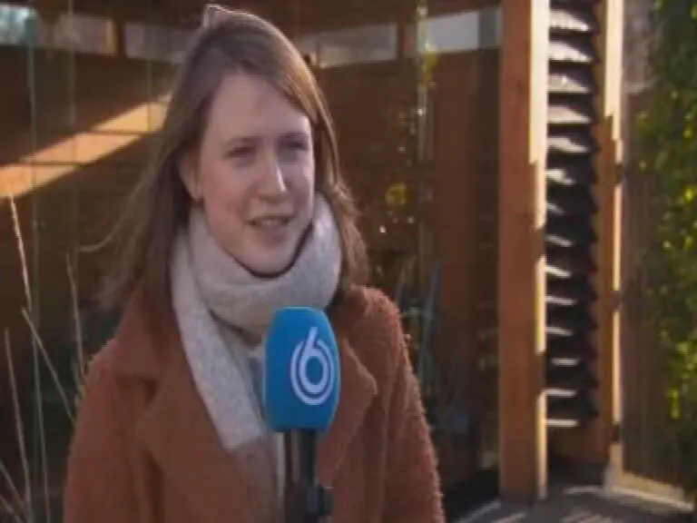 LAKS-voorzitter Nienke (17) bedolven onder haatberichten: 'Sterf Nienke. Sterf'