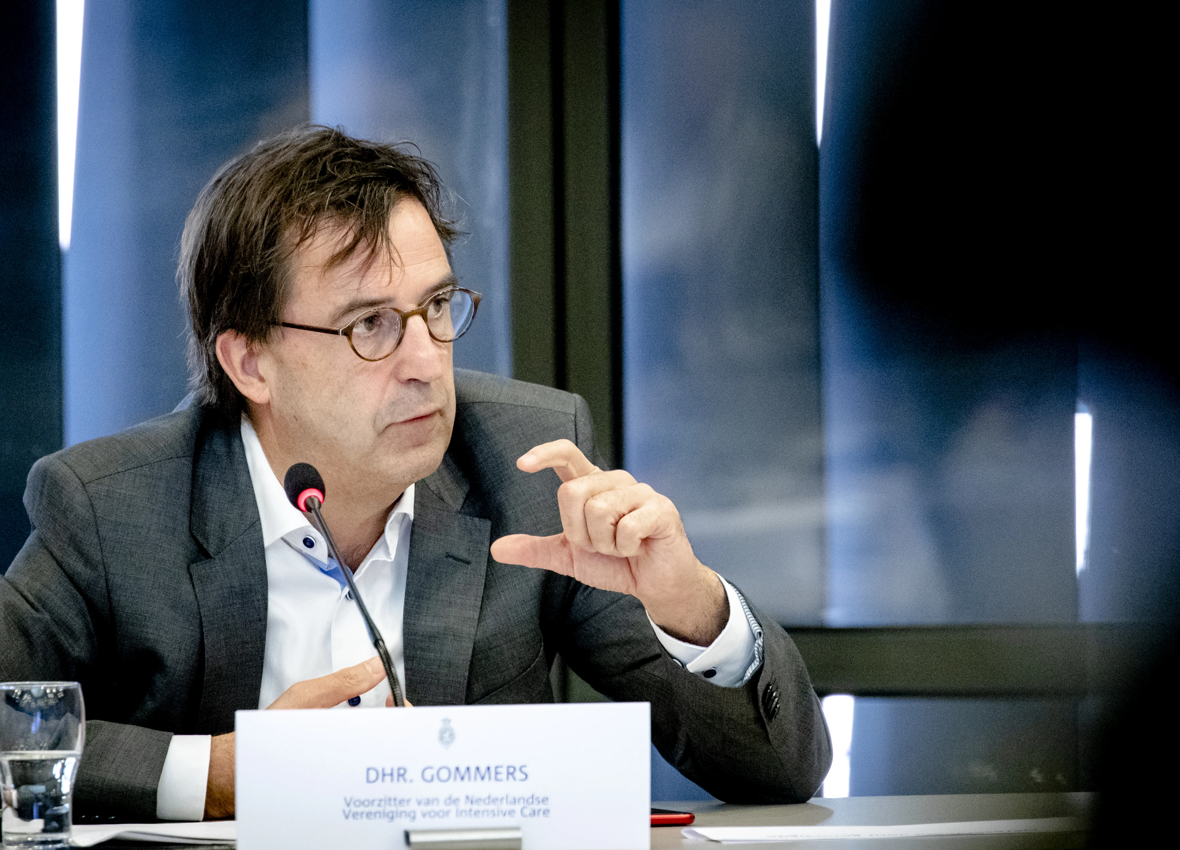 Gommers hoopt op 'keiharde maatregelen' en vreest voor code zwart