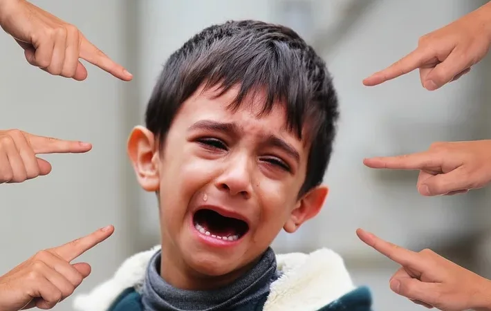 'Online pesters moeten harder worden aangepakt, ook door overheid en politie'