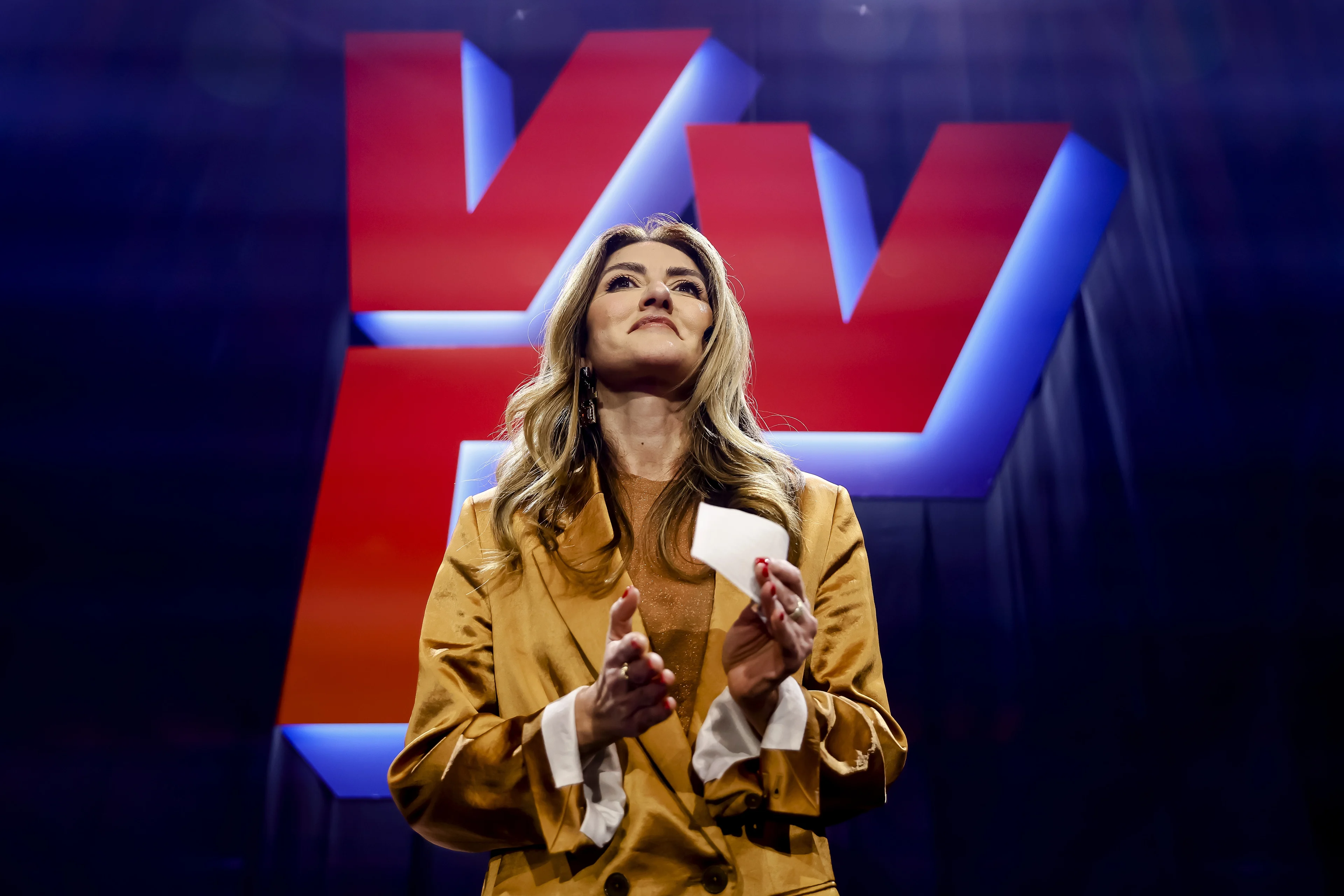 Yeşilgöz verdedigt in advertenties VVD-positie om alleen te gedogen