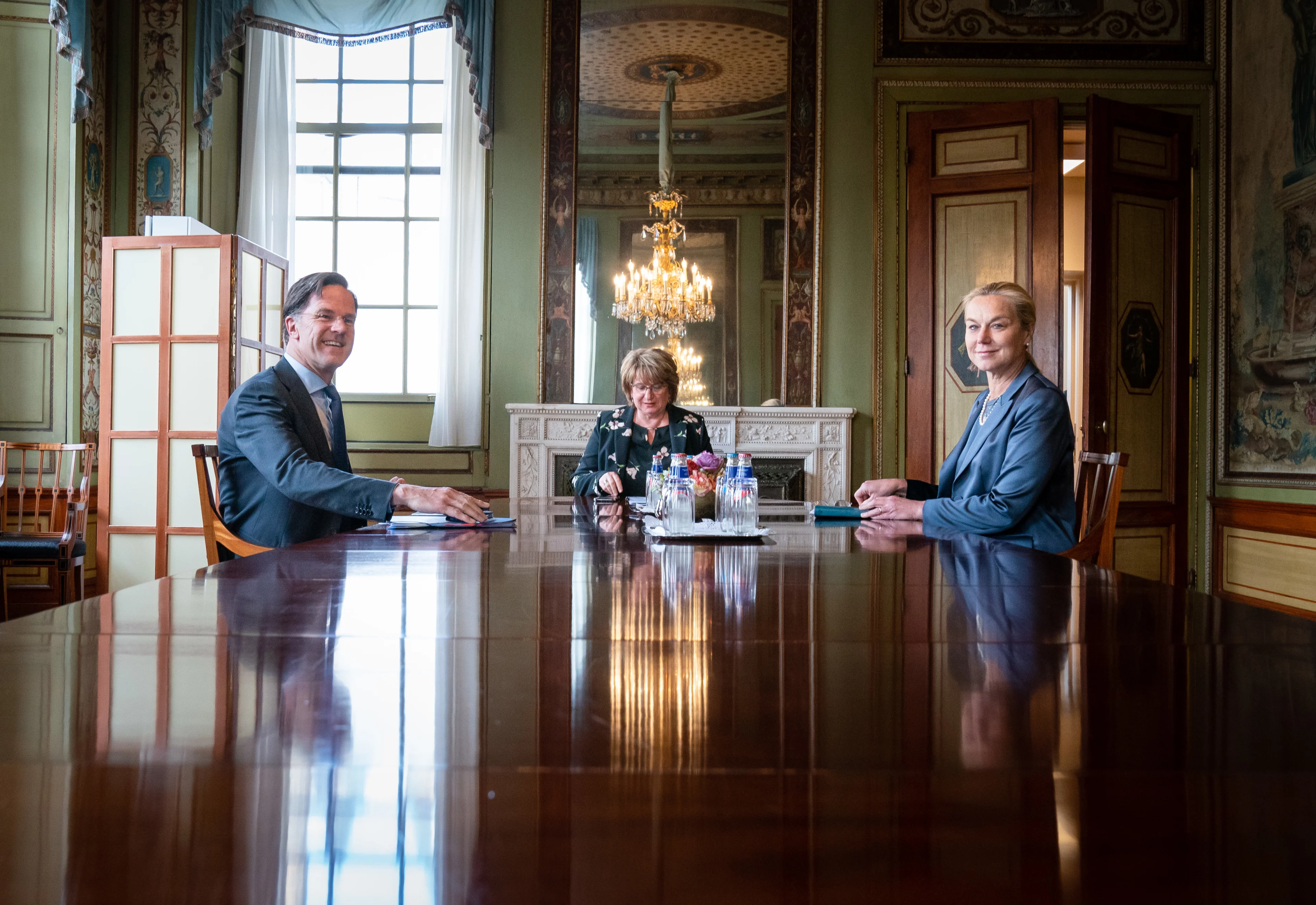 Nederland ziet geen verandering in politiek Den Haag, ondanks 'radicale' beloftes