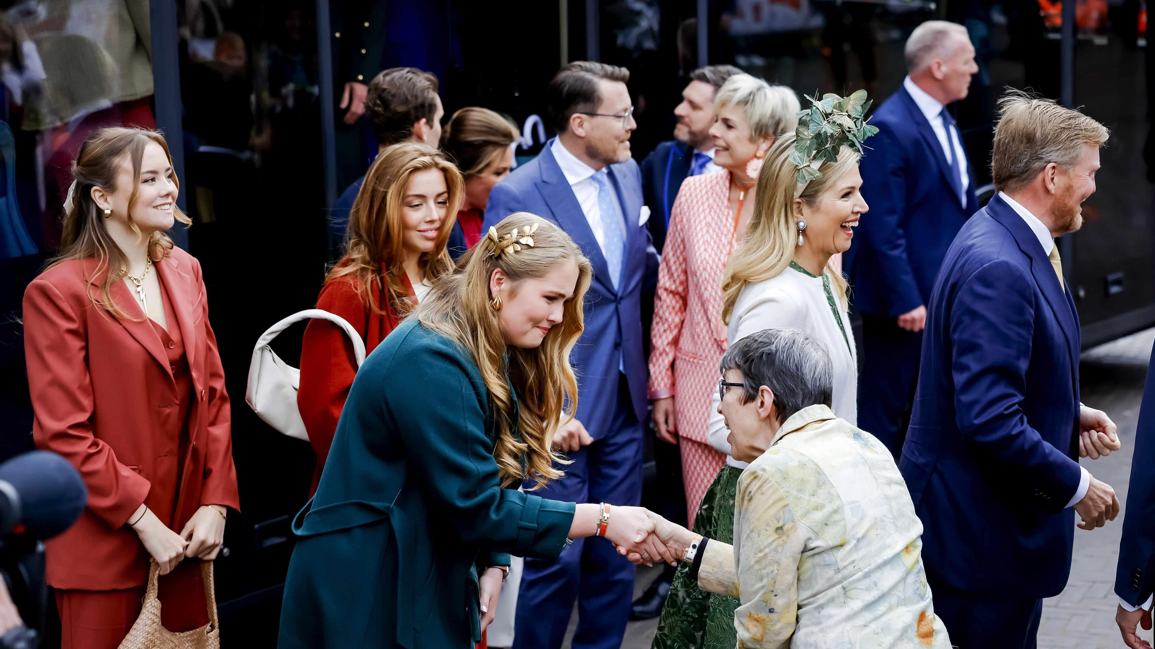 Complete koninklijke familie aangekomen in Emmen