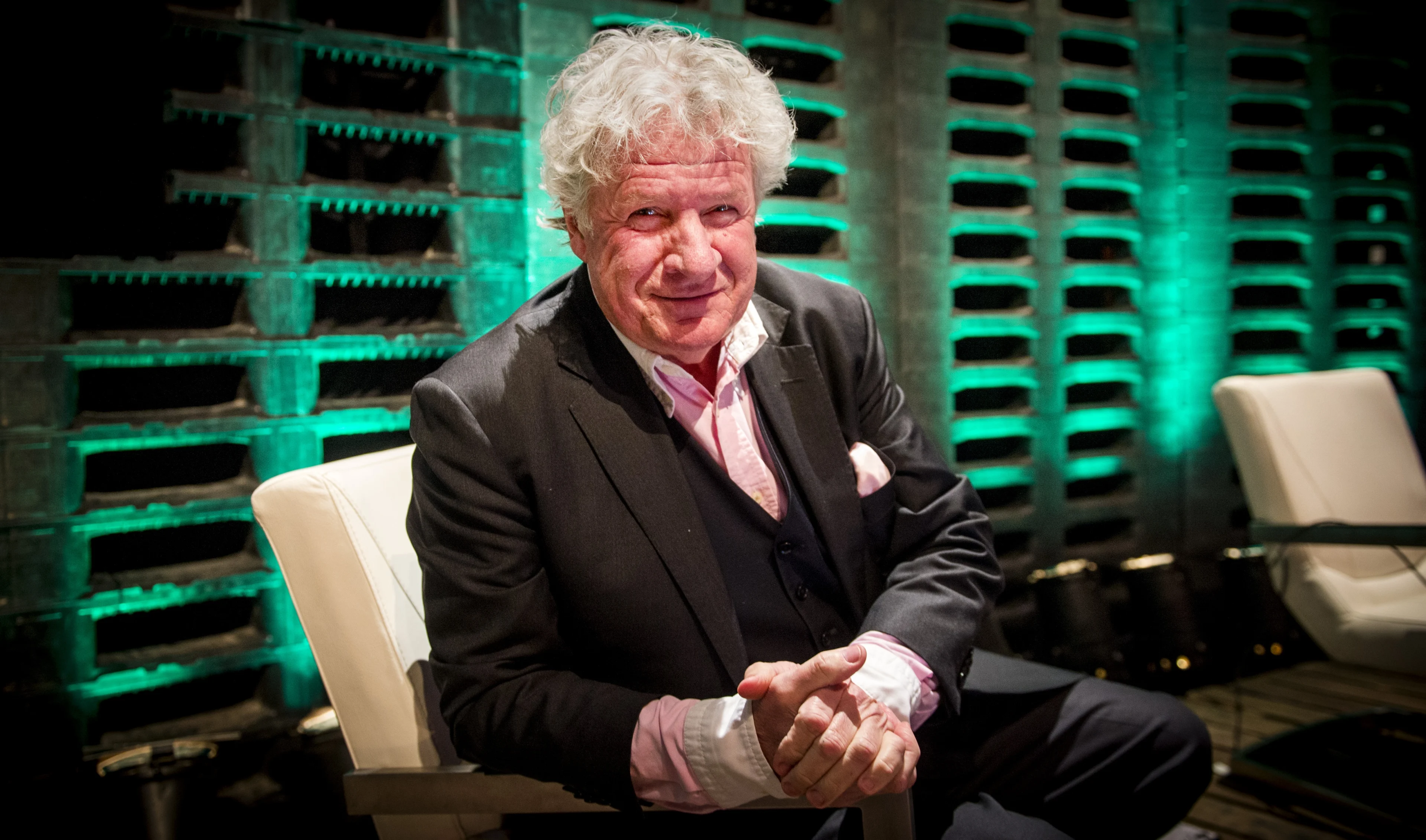 Nederland rouwt om overleden Willibrord Frequin: 'Legend'