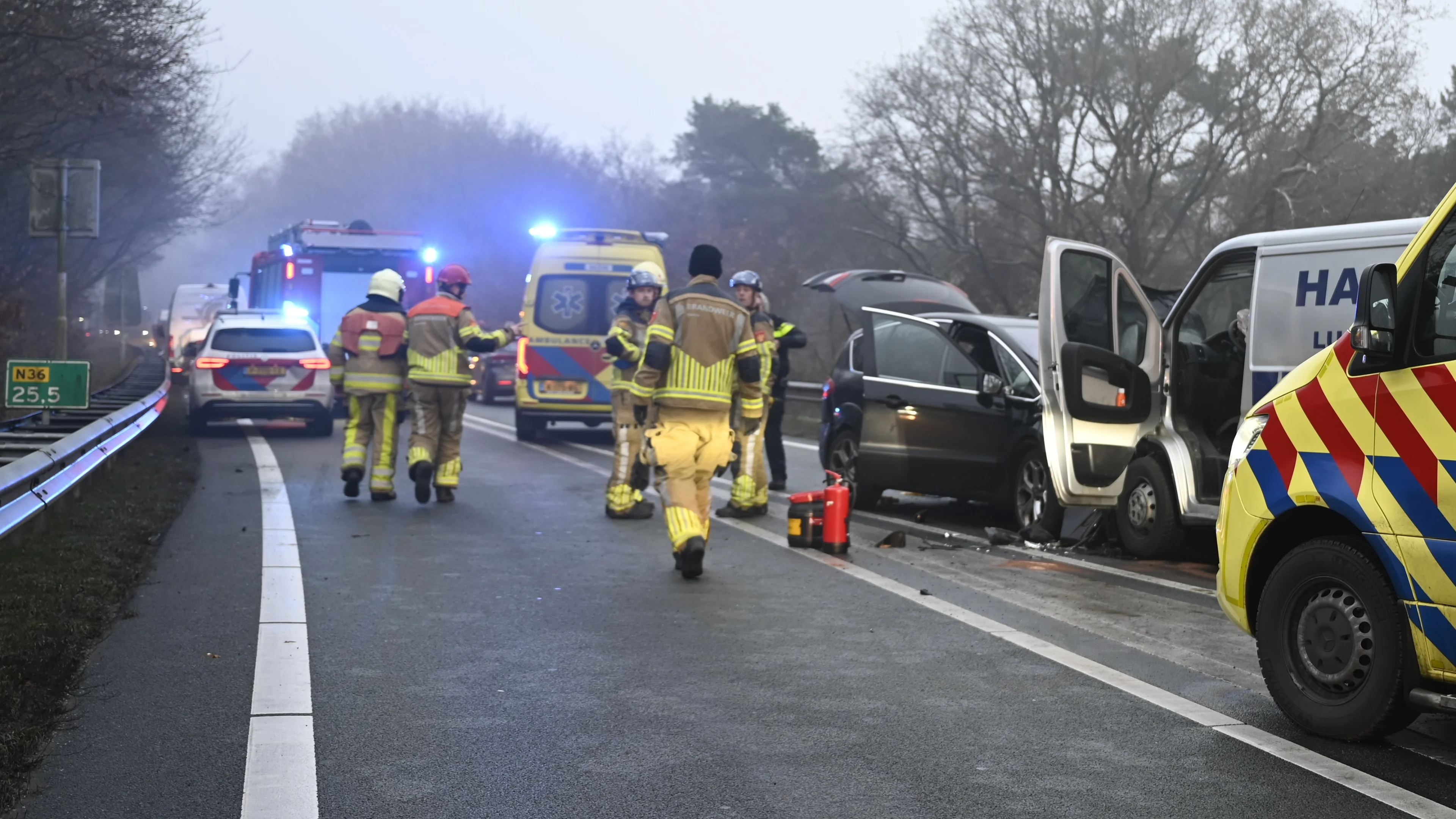 Zeer zwaar ongeluk op N36: negen gewonden waarvan drie kinderen, weg afgeloten