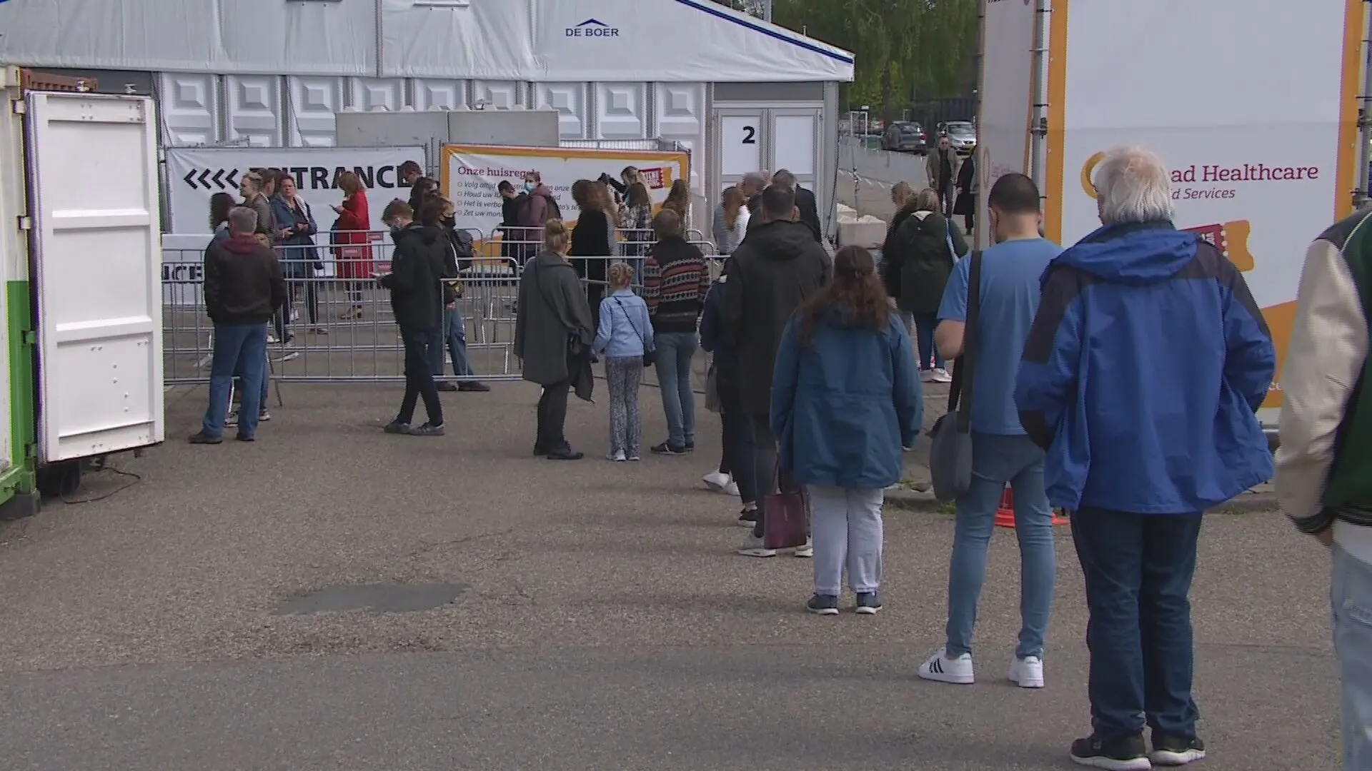 Lange rijen bij tests voor Songfestival: 'Iedereen is zenuwachtig'