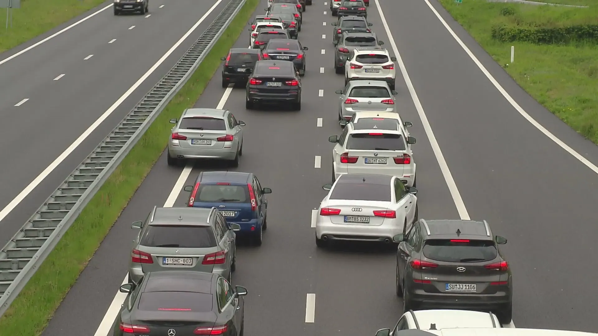 Verkeerschaos en files door shoppende Duitsers irriteert inwoners Roermond