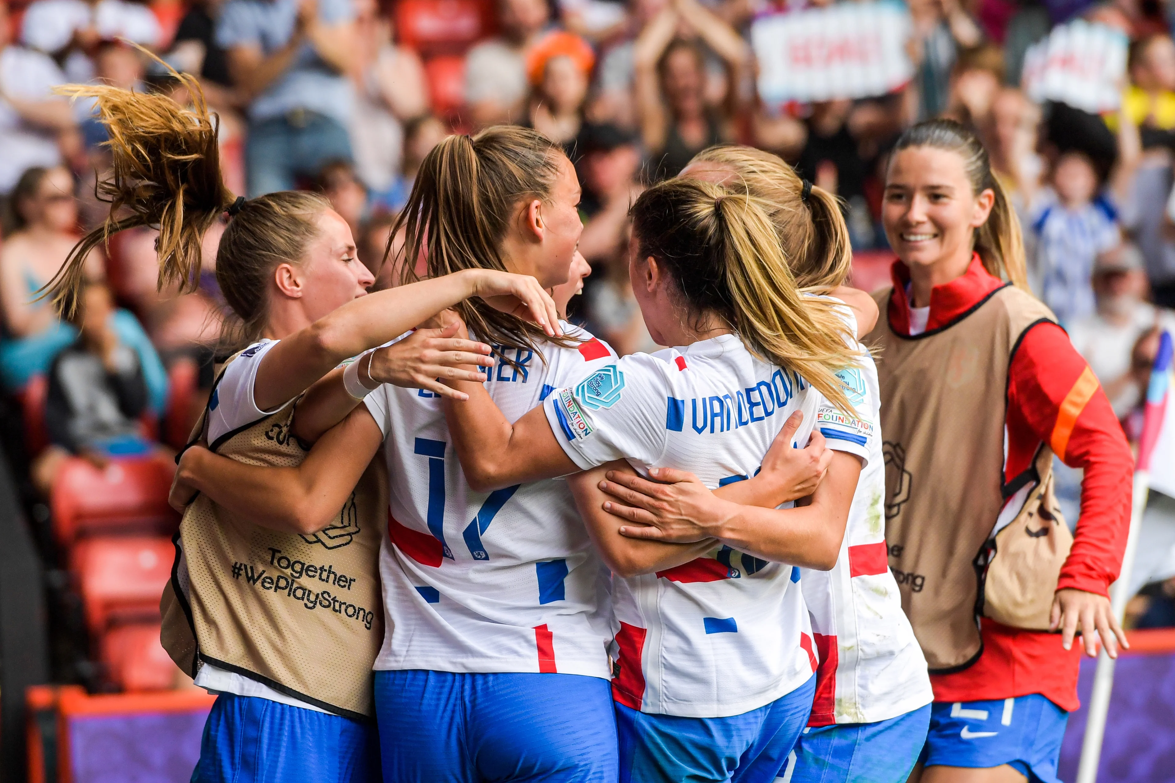 Oranjevrouwen winnen van stug Zwitserland en worden tweede in poule