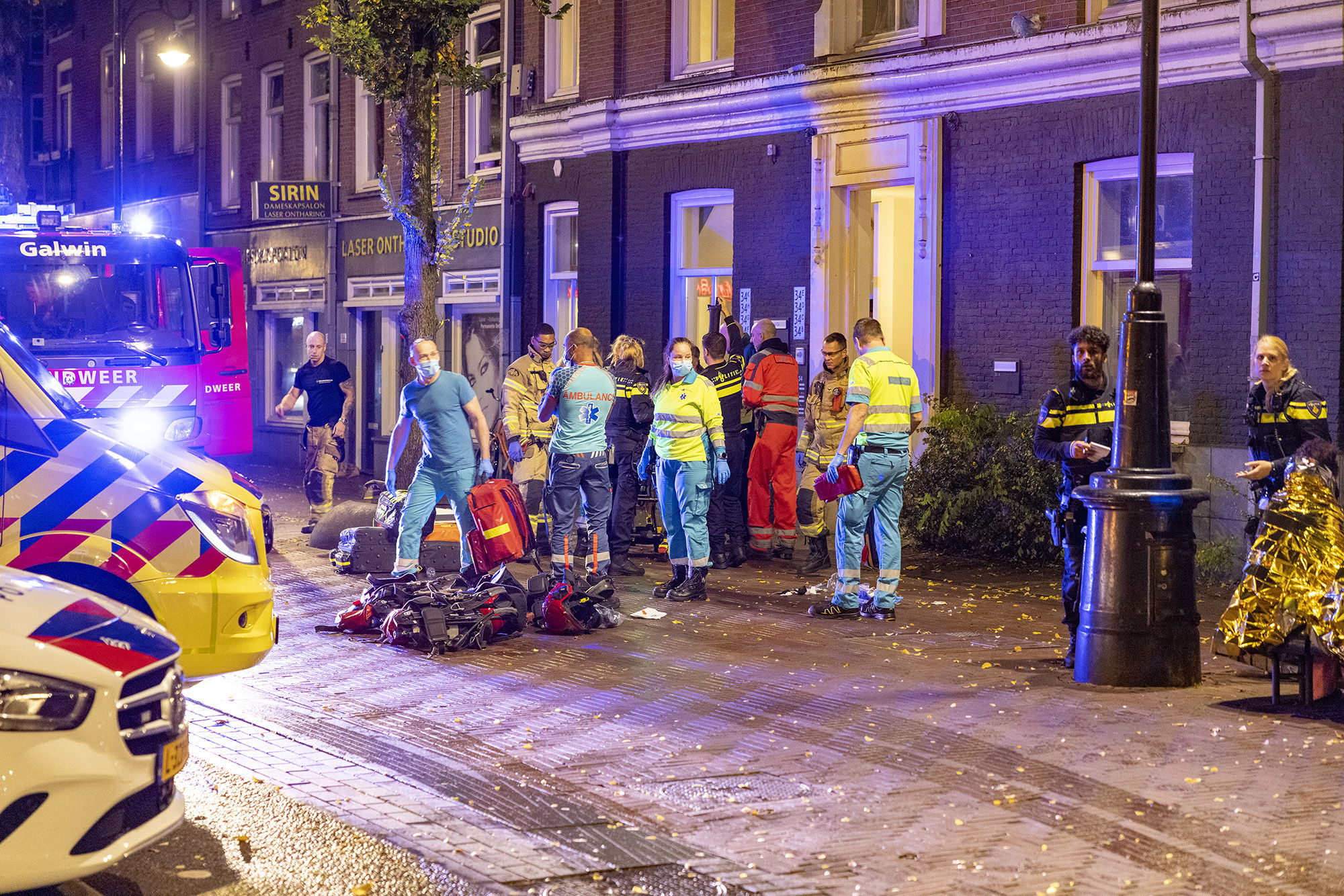 Man (93) overlijdt aan verwondingen na woningbrand in Amsterdam