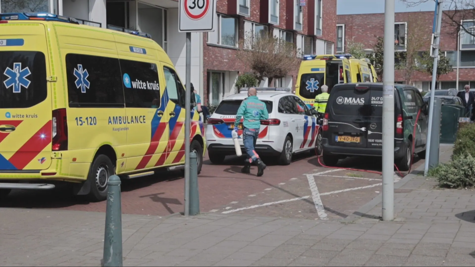 Peuter raakt ernstig gewond door val van balkon in Den Haag