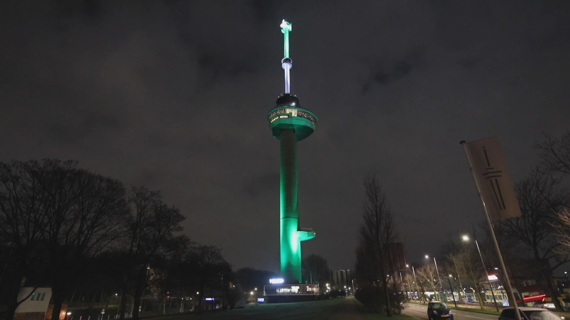Bezoekers zitten zes uur vast op hoogste punt van Euromast