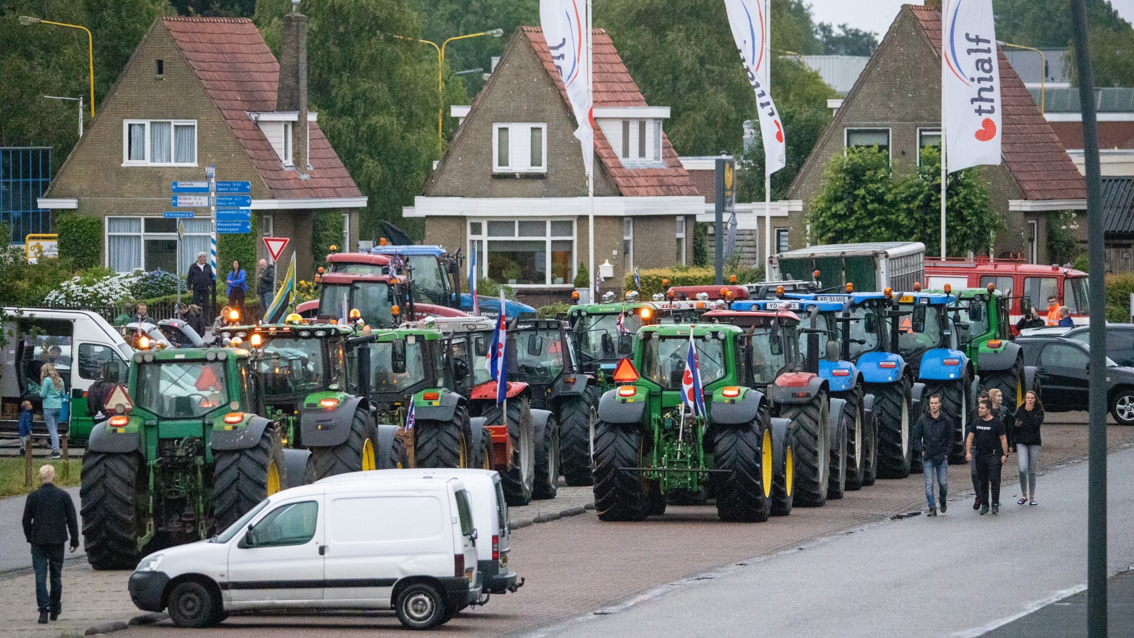 Boeren komen landelijk in actie en willen zich onafhankelijk van Den Haag verklaren