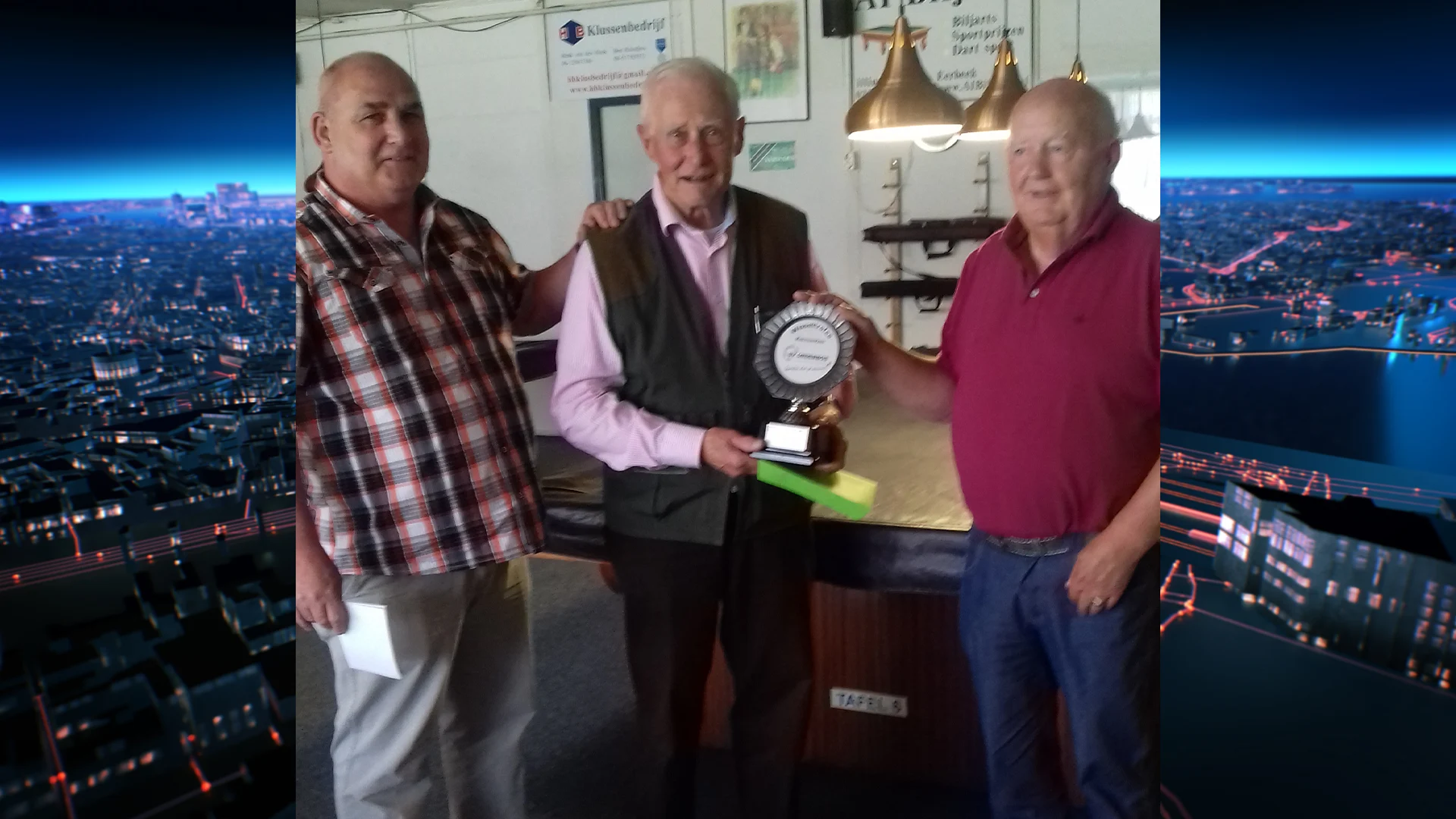 Pieter (84) en zijn biljartvrienden geweigerd in Apeldoorns hotel: 'We nemen zelfs eigen ballen mee'