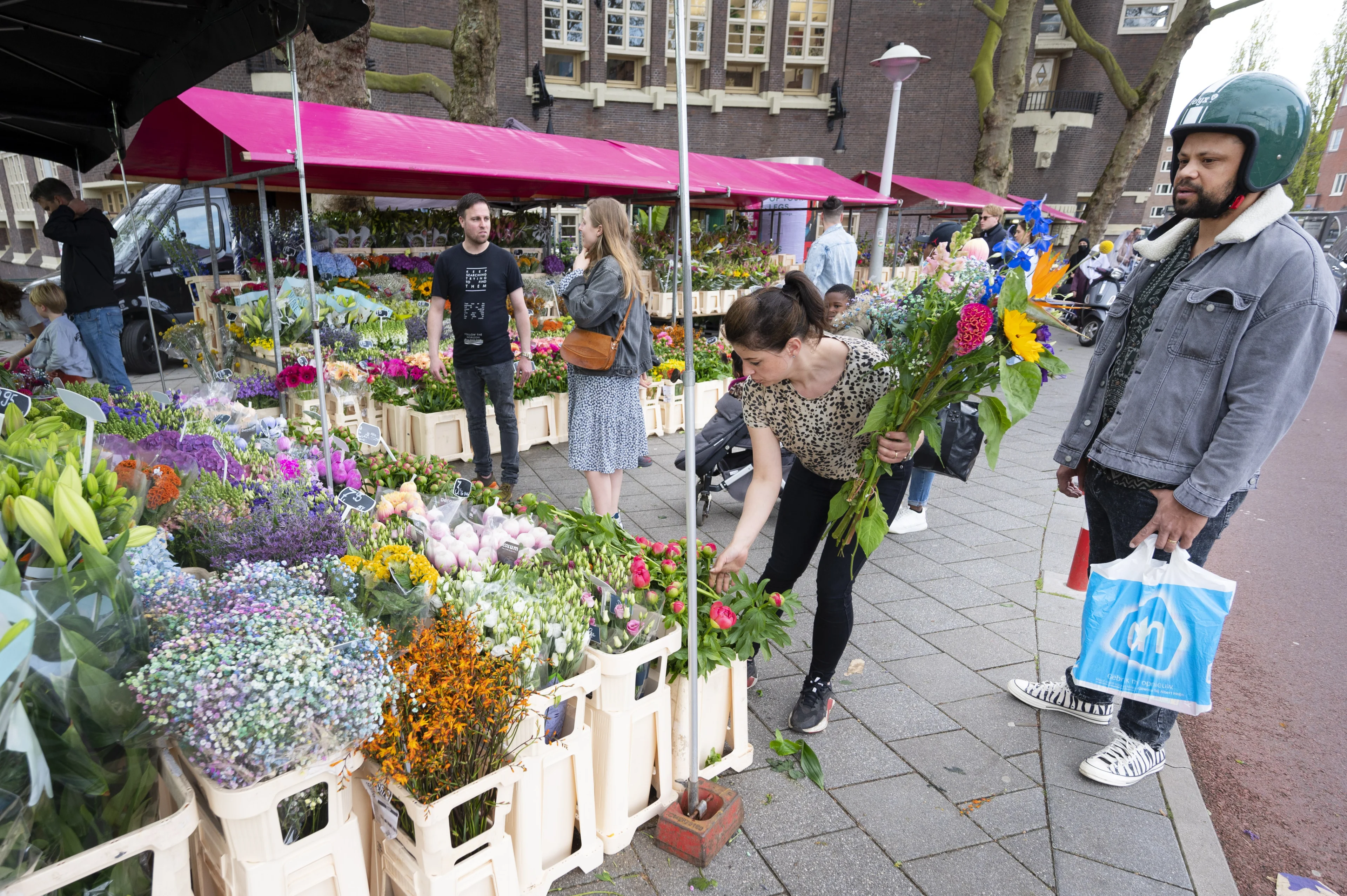 Pas op met kopen moederdagbloemetje: kan gevaarlijke stoffen bevatten
