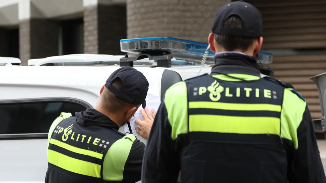 Dieven rijden marktkoopman Ron klem en stelen zijn geldkisten: 'Je schrikt je de pleuris'