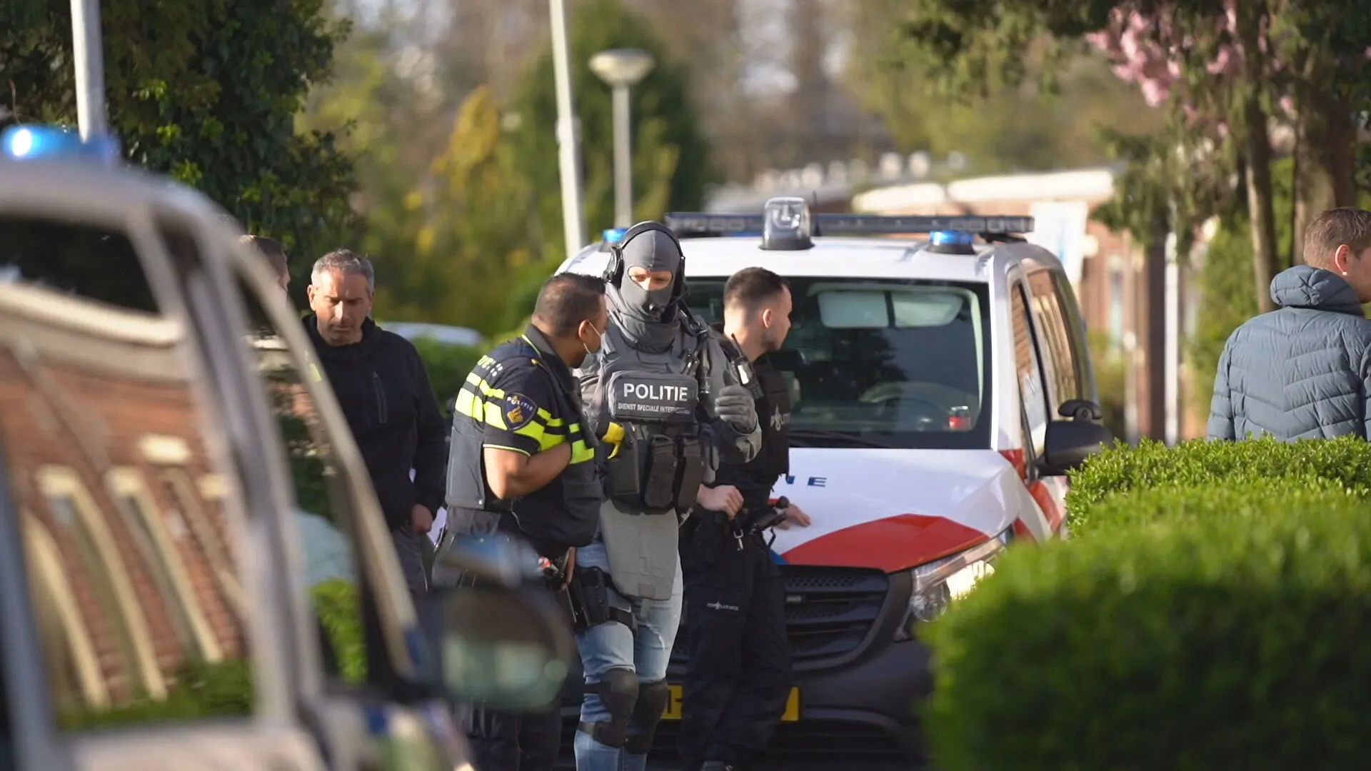 Vrouw gegijzeld in Rotterdam, arrestatieteam valt woning binnen