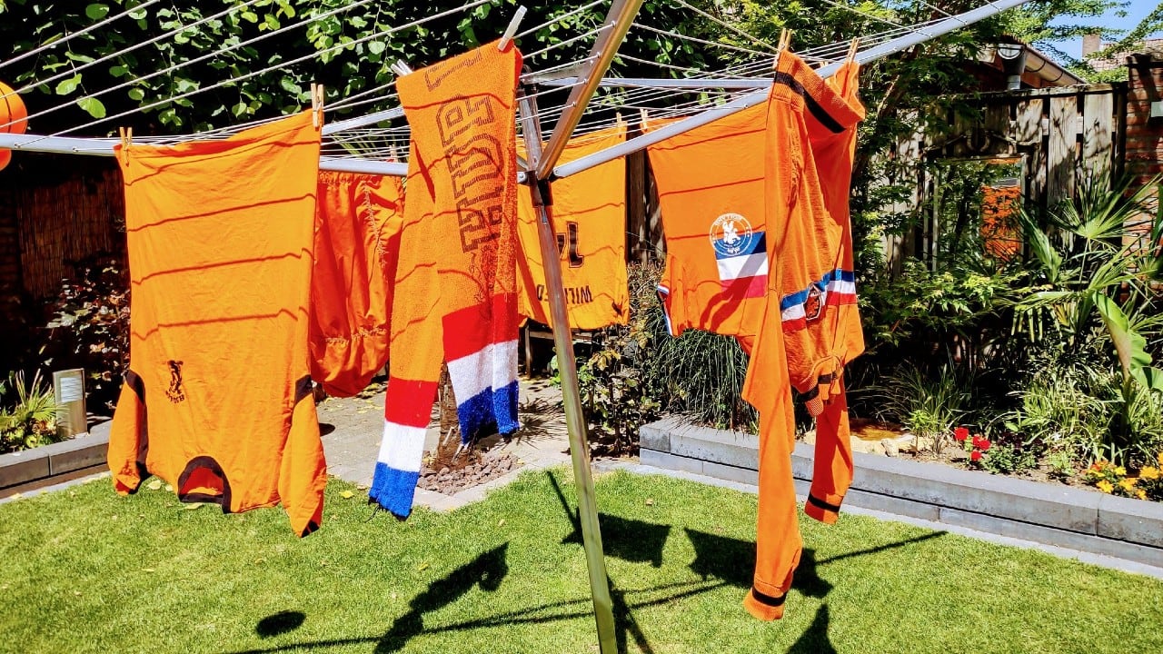 Shirt aan, bier koud: Nederland is klaar voor eerste EK-wedstrijd Oranje