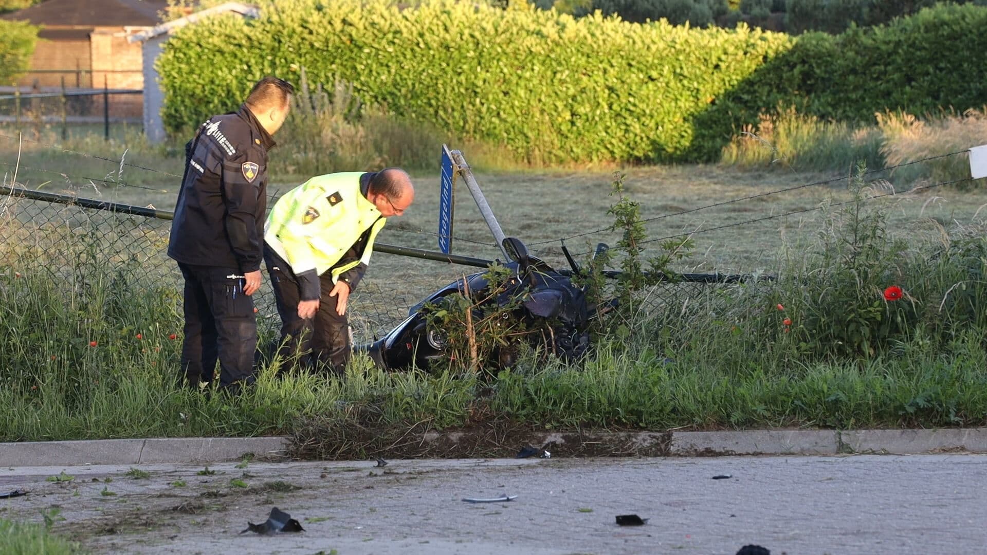 Motorrijder en bijrijder komen om het leven bij ernstig ongeluk in Oeffelt