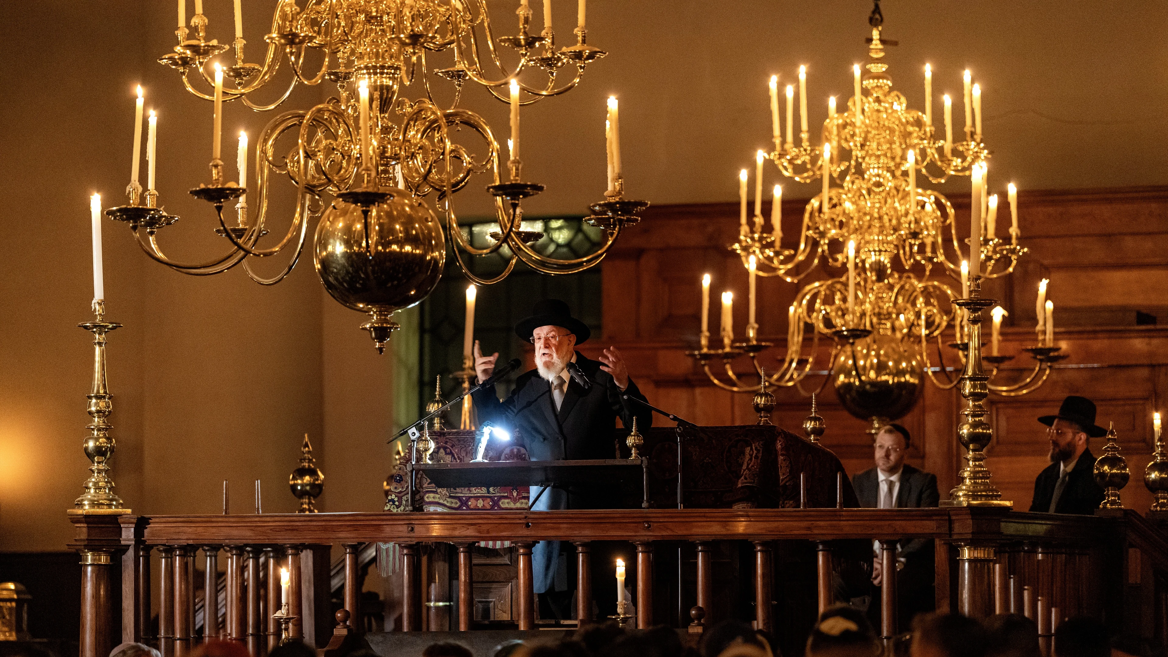 Kristallnachtherdenking drukbezocht: 'Onacceptabel dat Joden zich nog steeds onveilig voelen' 