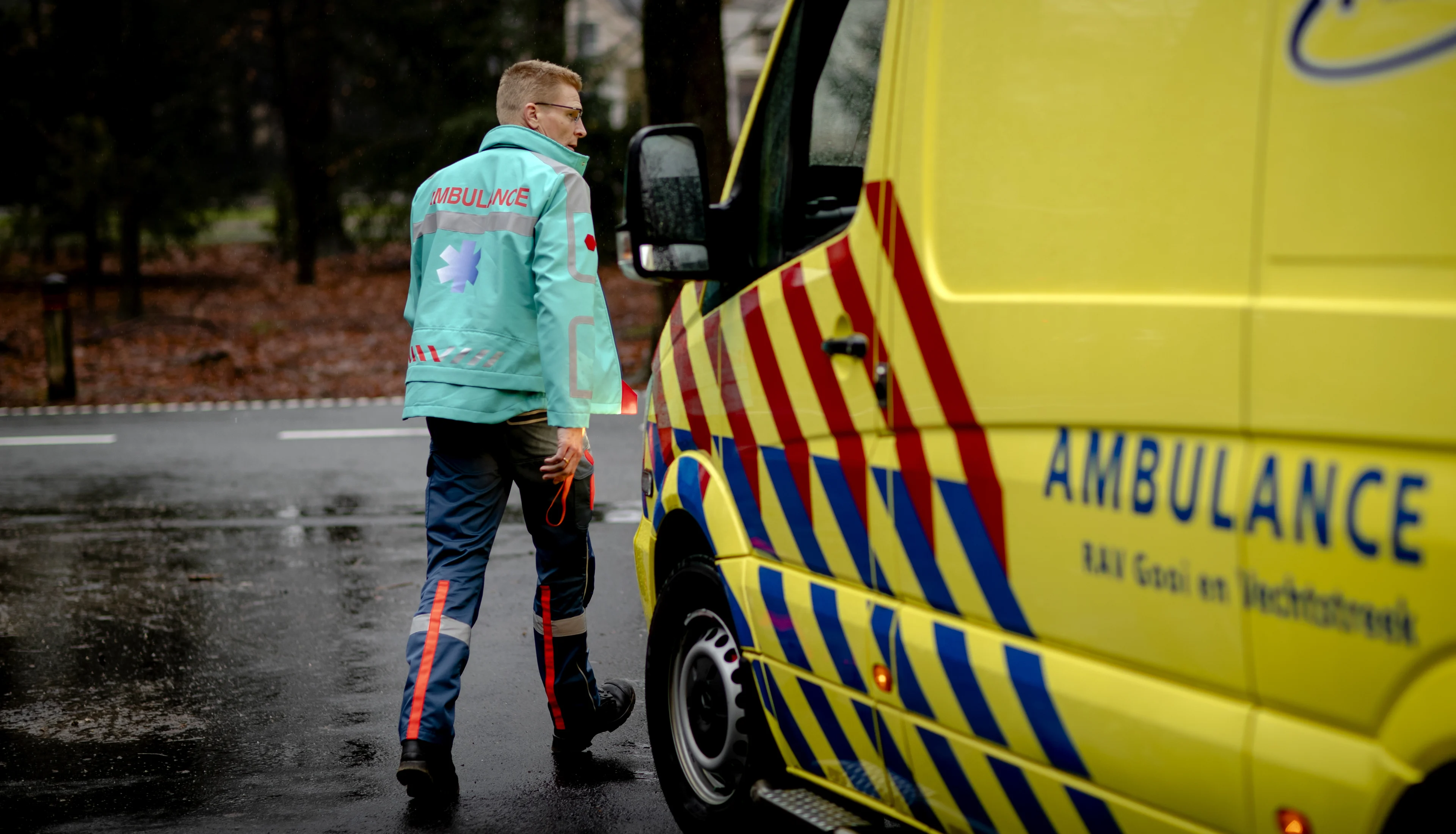 Automobilist hindert opzettelijk ambulance, man uit Voorschoten aangehouden