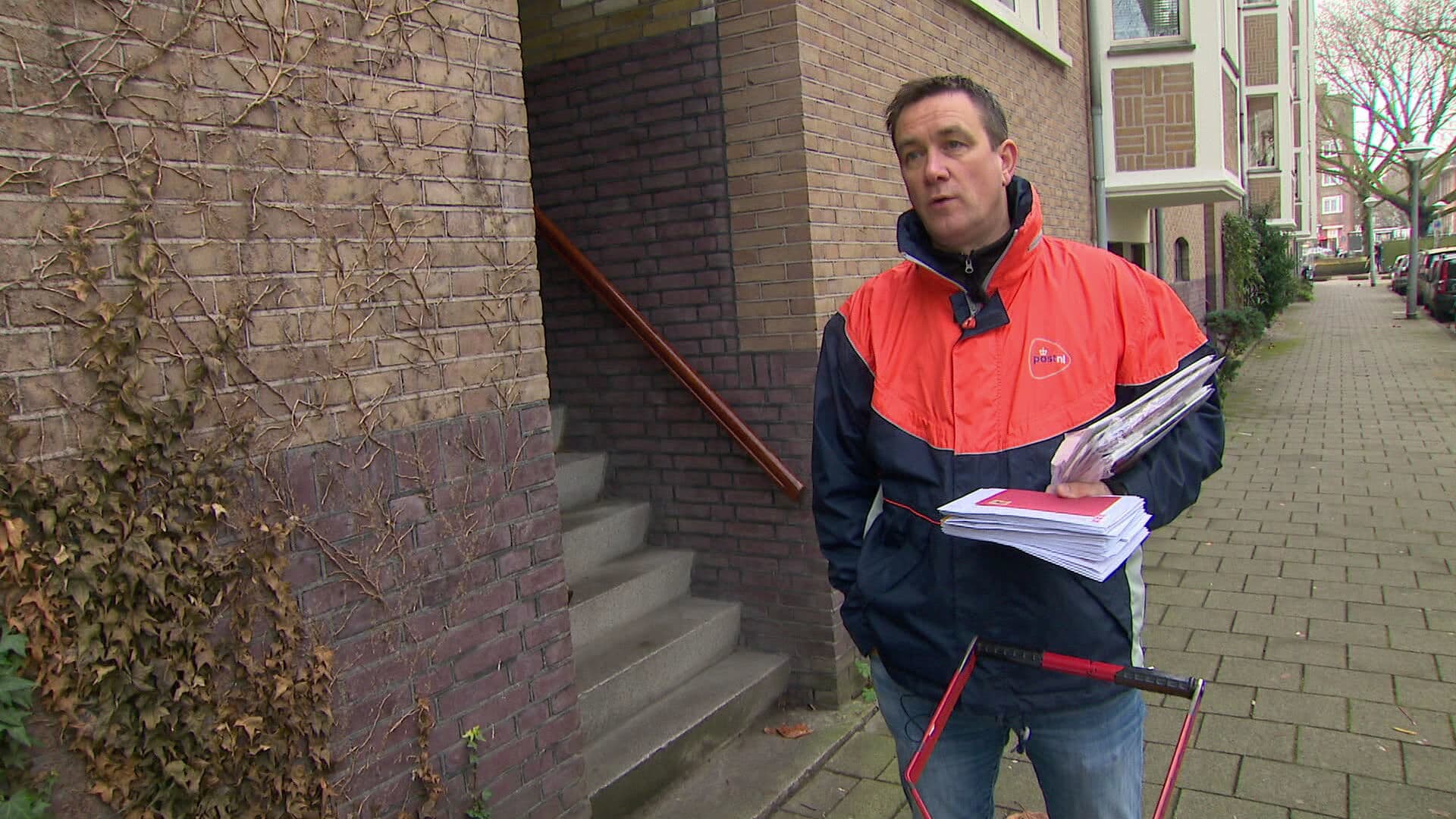 Topdrukte bij PostNL: kantoormedewerkers springen bij als postbode