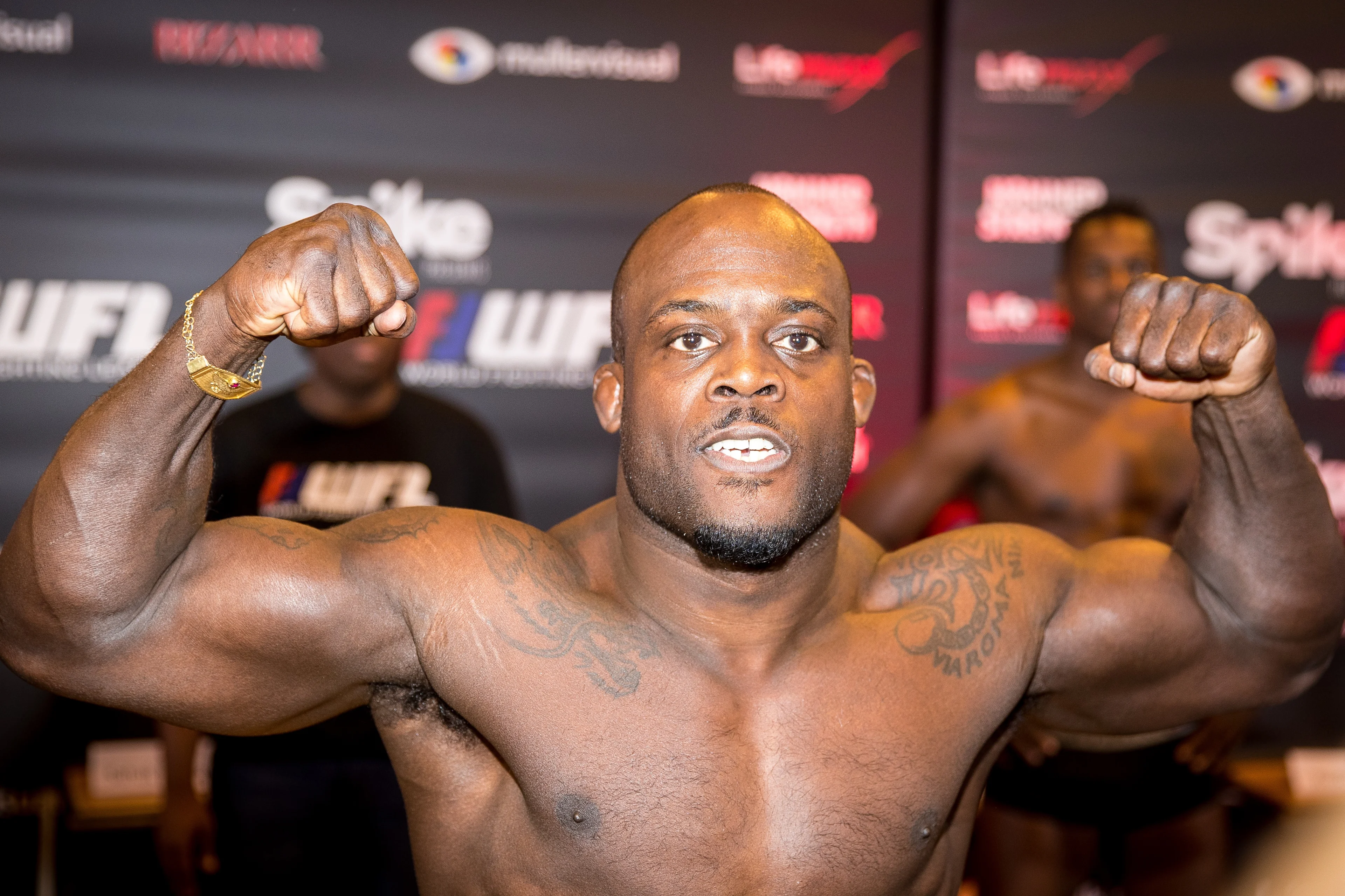 Geen laatste wedstrijd voor kickbokser Manhoef na burgerarrest inbrekers