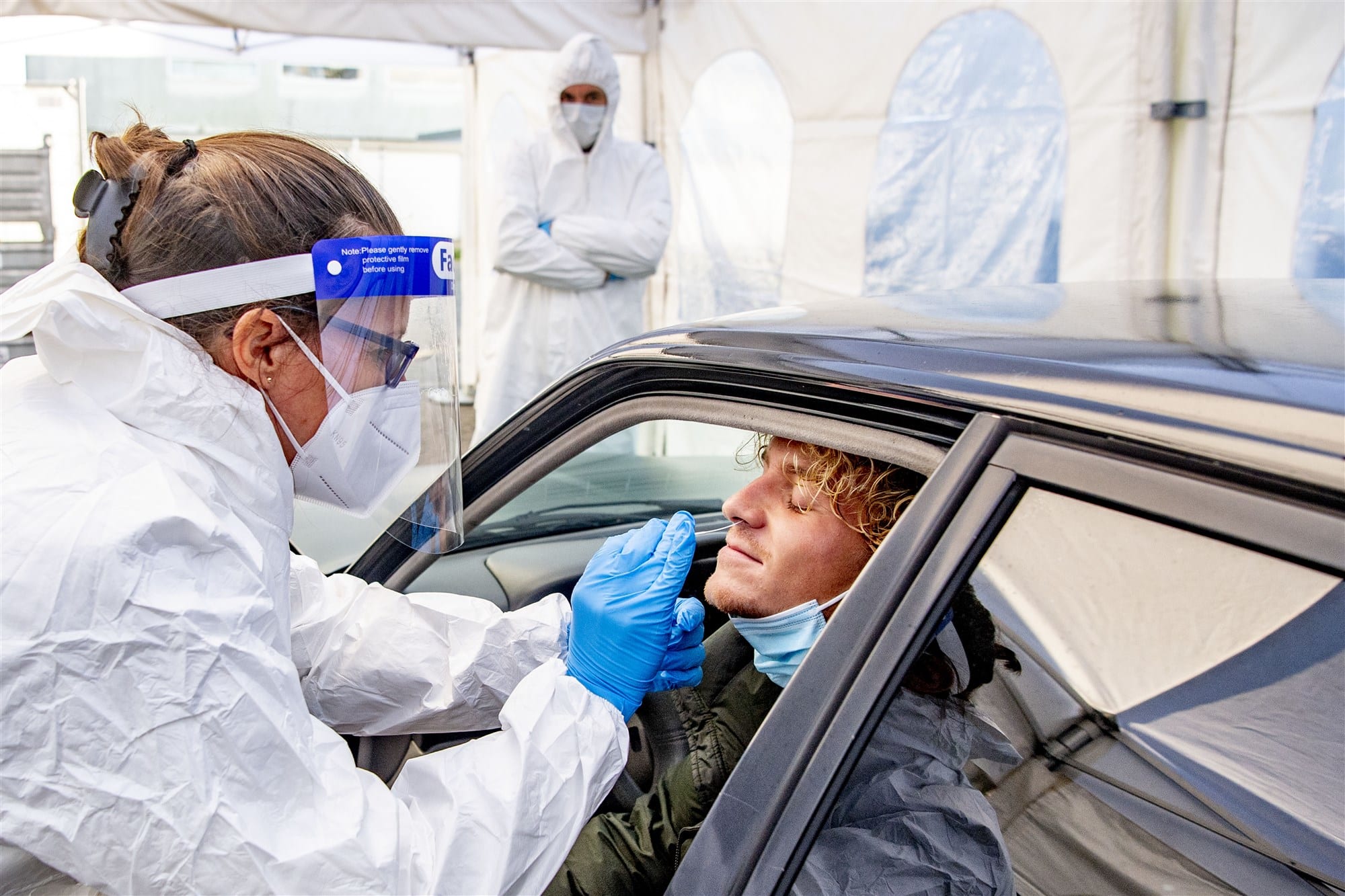 Aantal nieuwe coronagevallen met ruim 700 gestegen