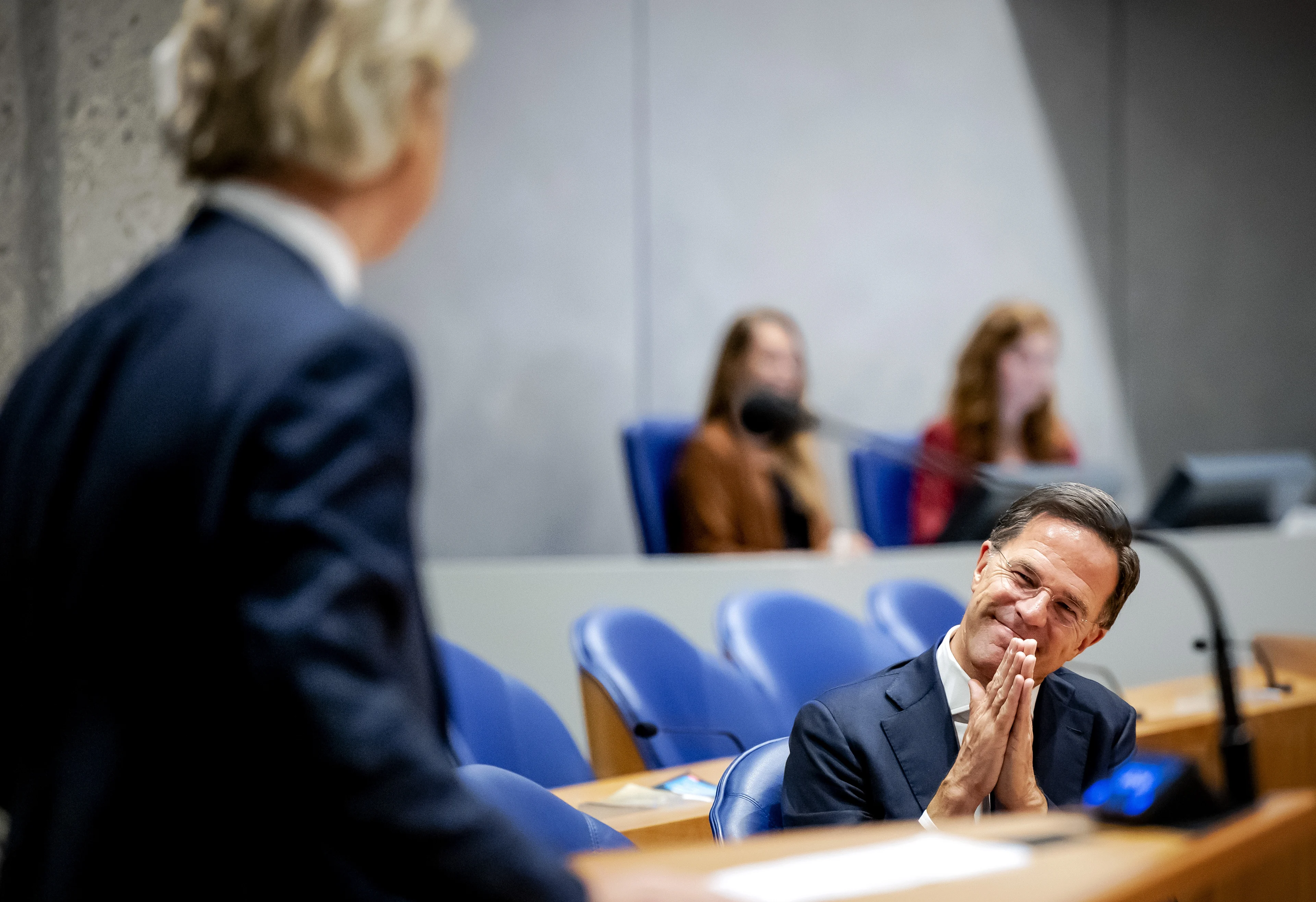 ZIEN: Wilders geeft Rutte zeldzame complimenten in debat, Rutte emotioneel