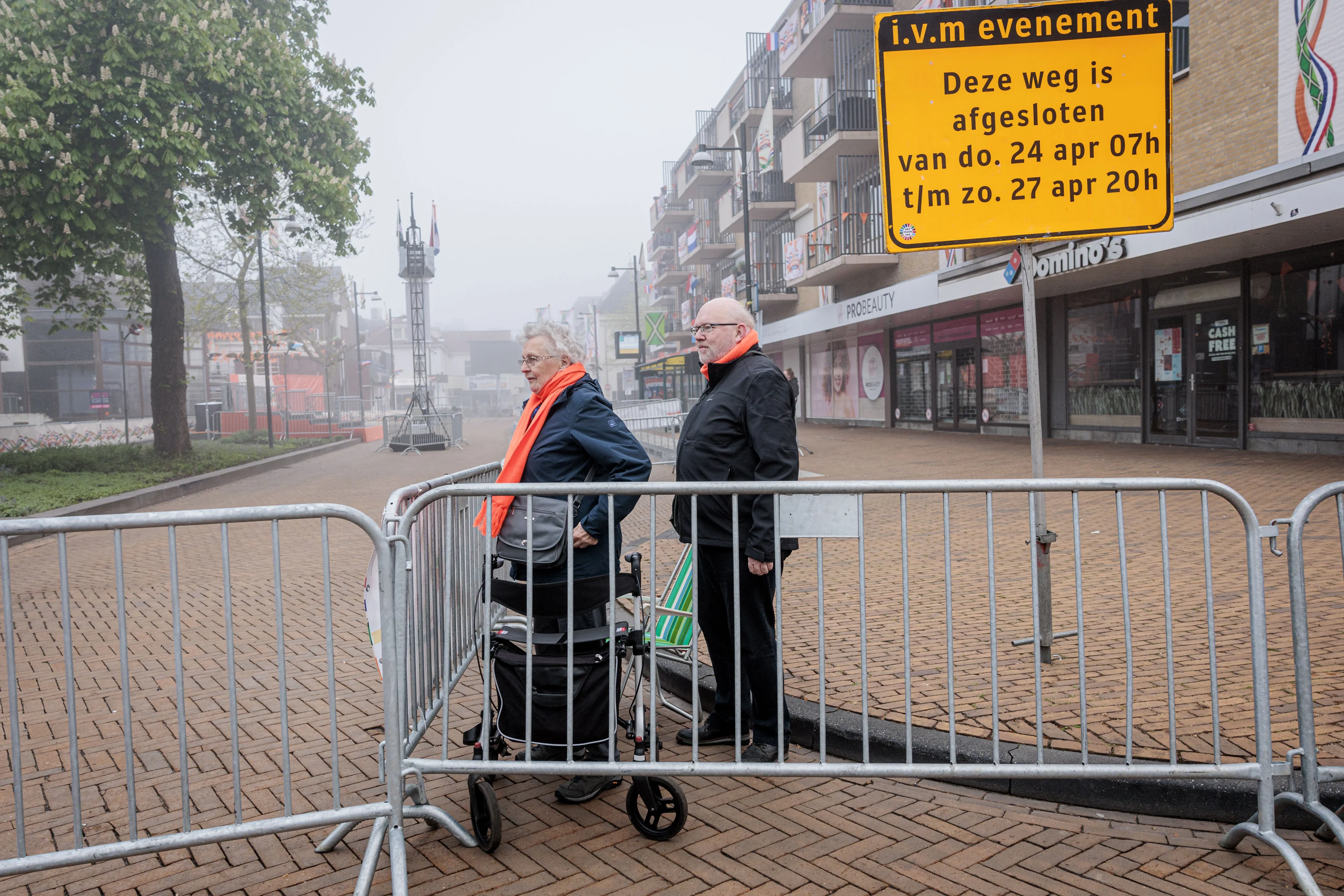 Eerste fans verzamelen zich langs Koningsdagroute in Doetinchem