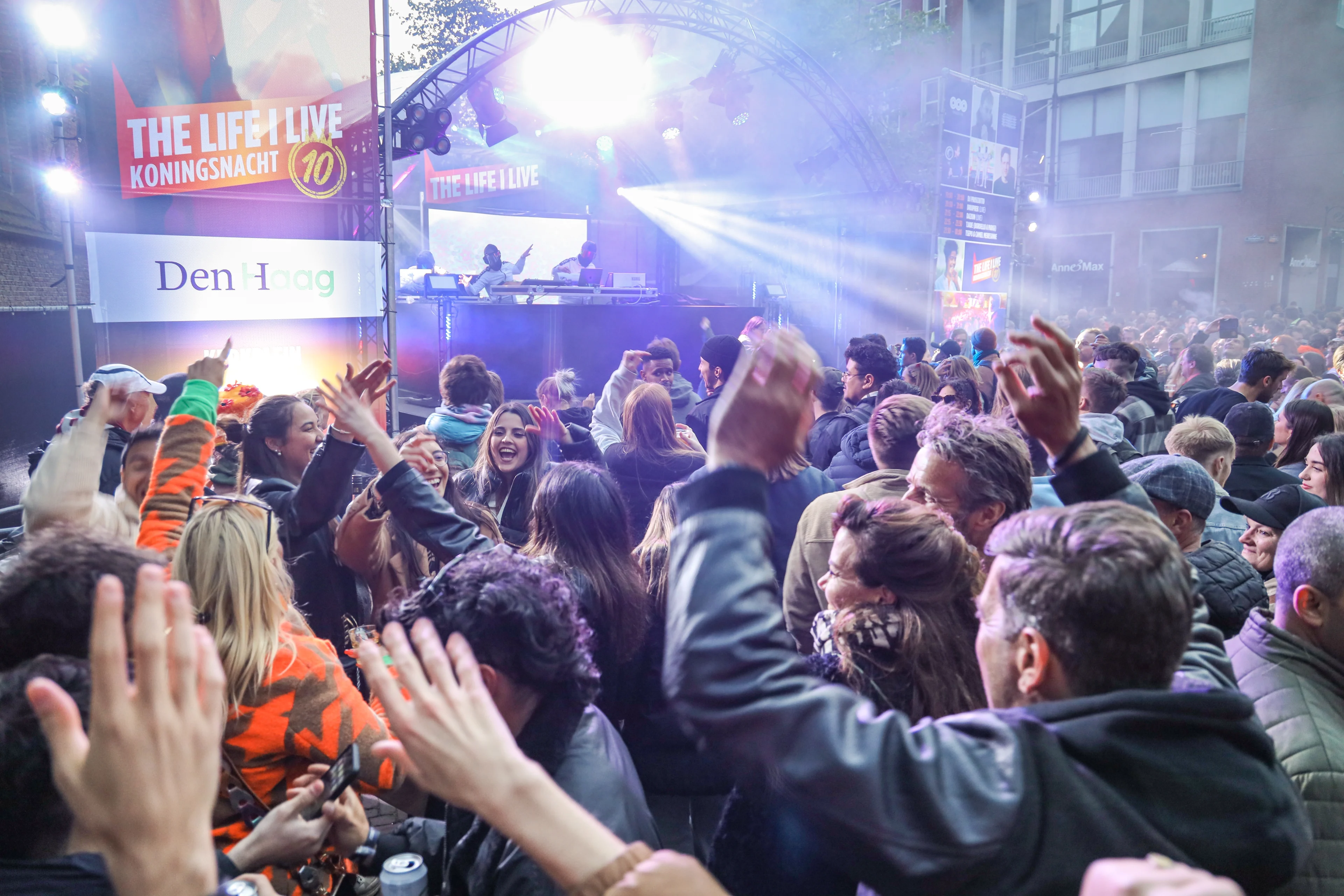 'Gezellige drukte' in steden tijdens Koningsnacht, centrum Utrecht vol