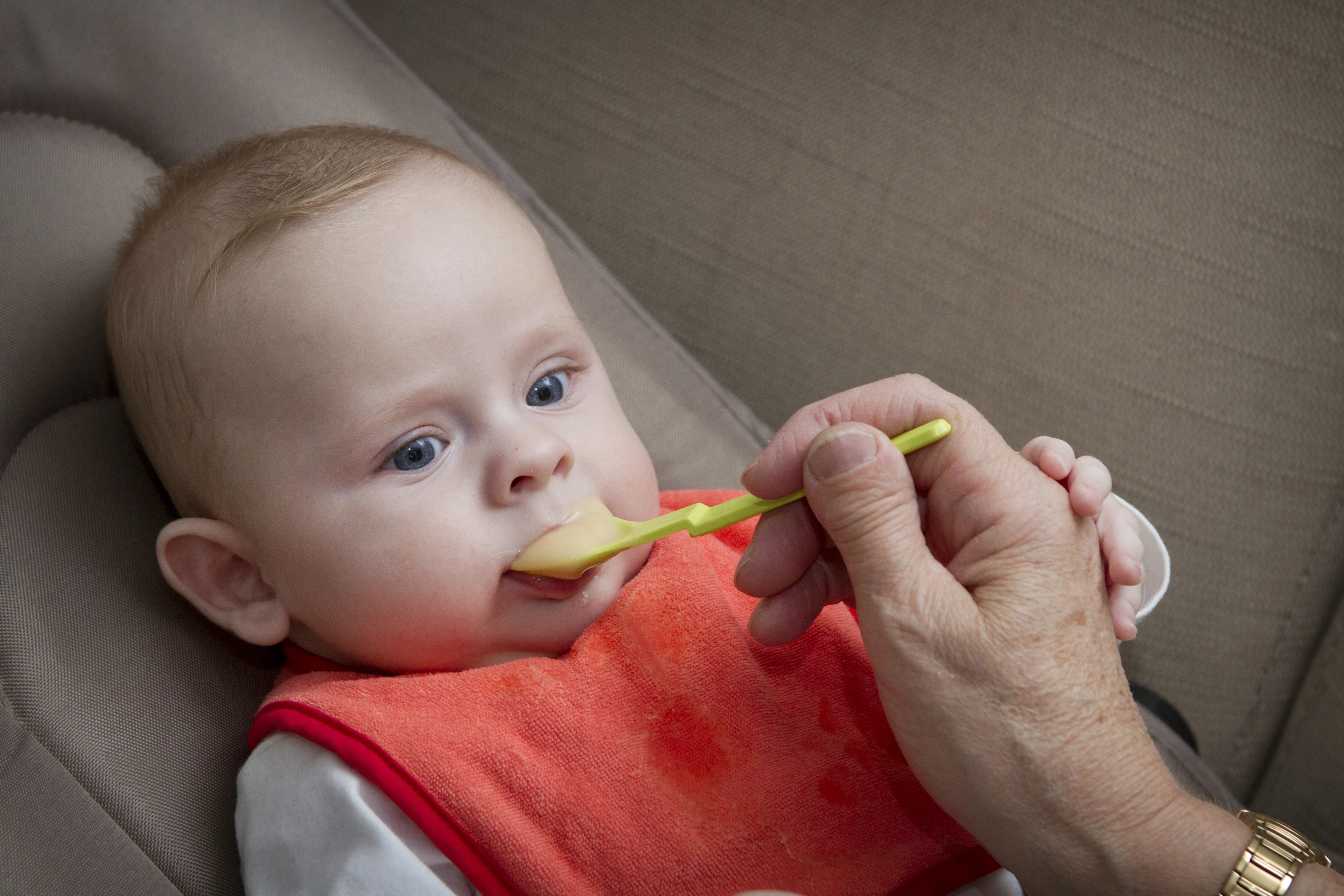 Let op: mogelijk plastic schilfers in biologisch fruithapje van Bonbébé