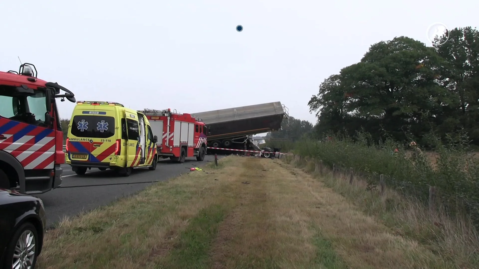 Dodelijk ongeval met vier vrachtwagens op A73 in Limburg