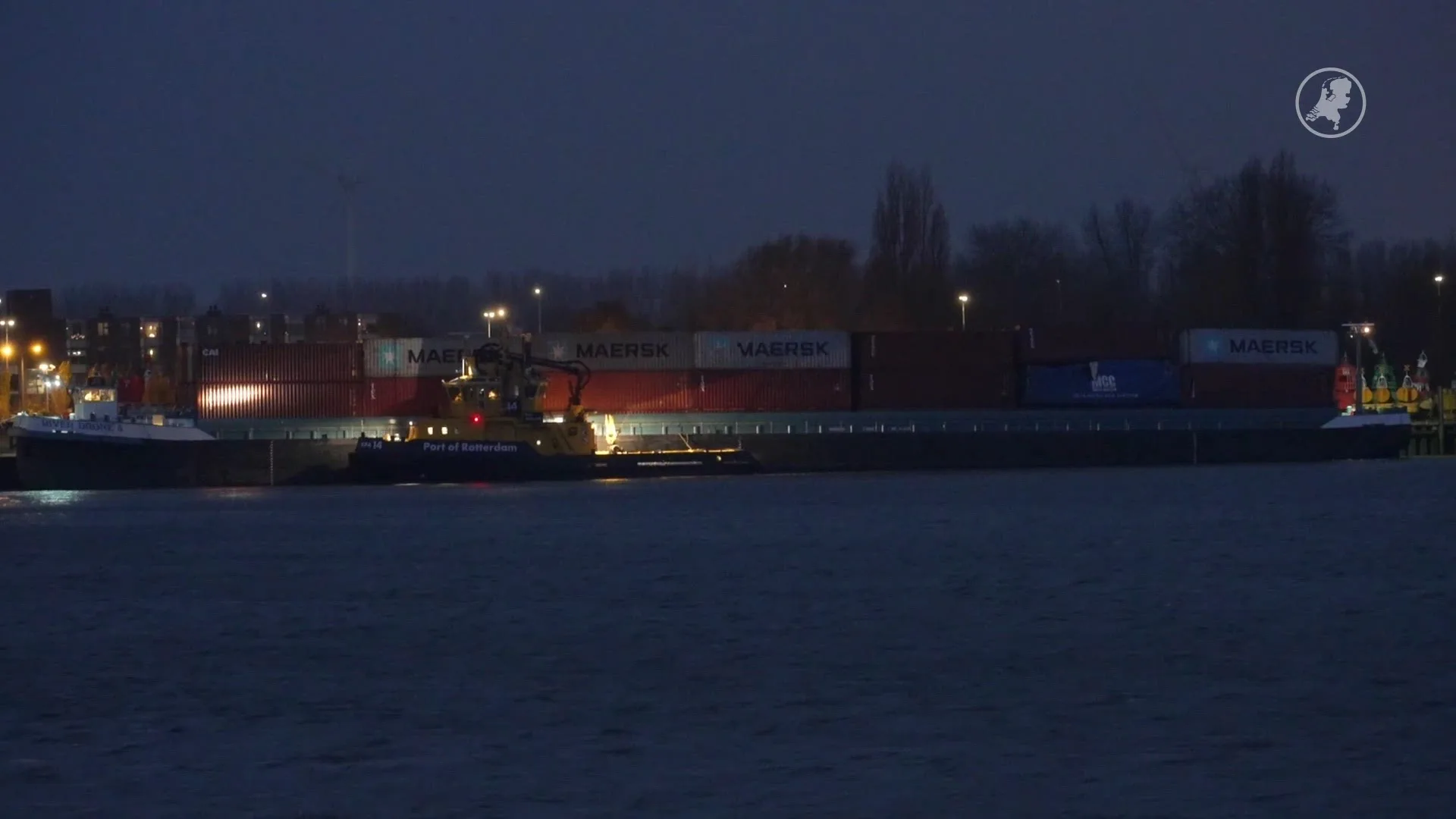 Schip verliest containers na aanvaring bij Maassluis