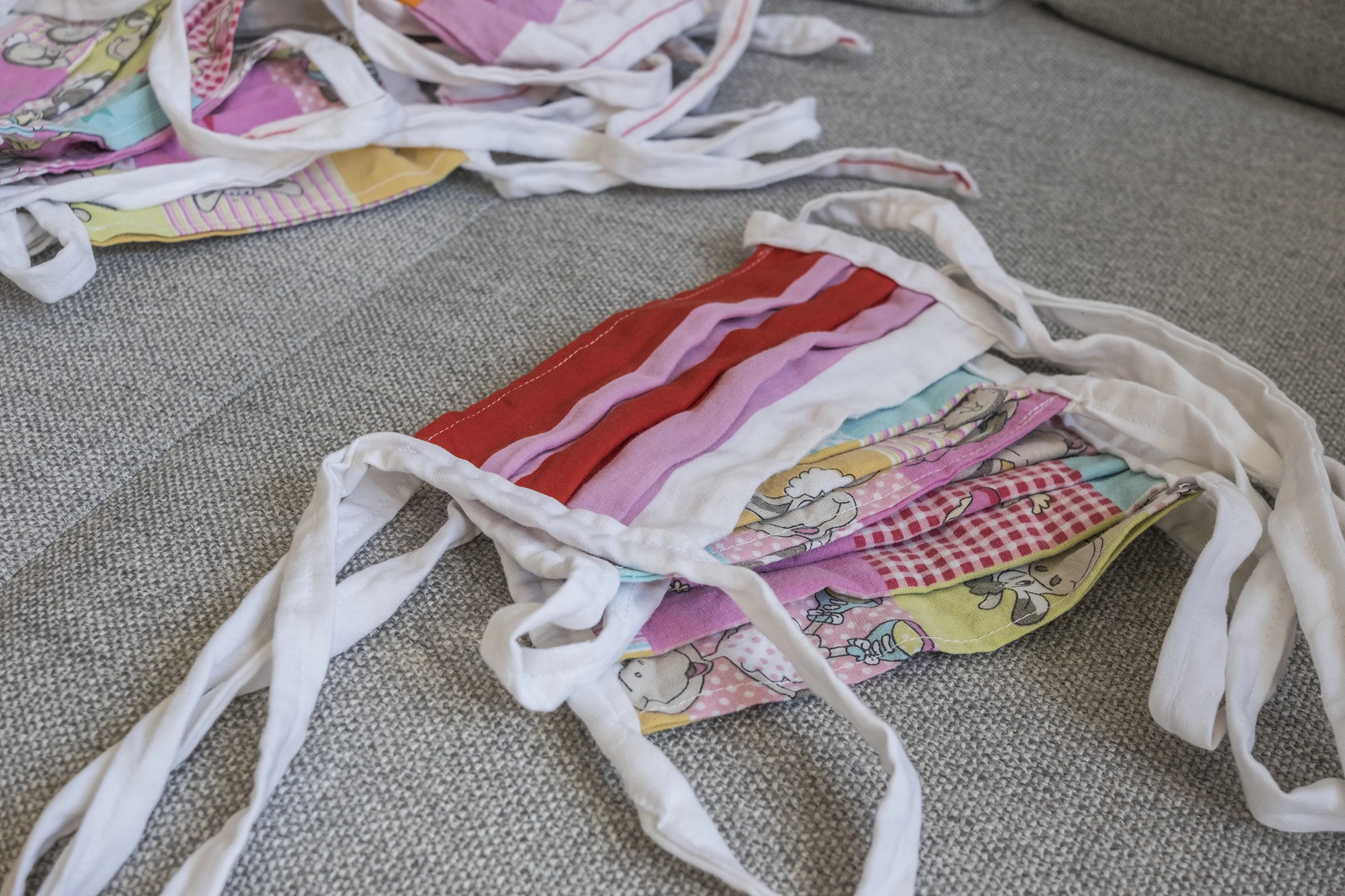 Aan welke eisen moeten verplichte mondkapjes voldoen? Zo maak je er zelf één