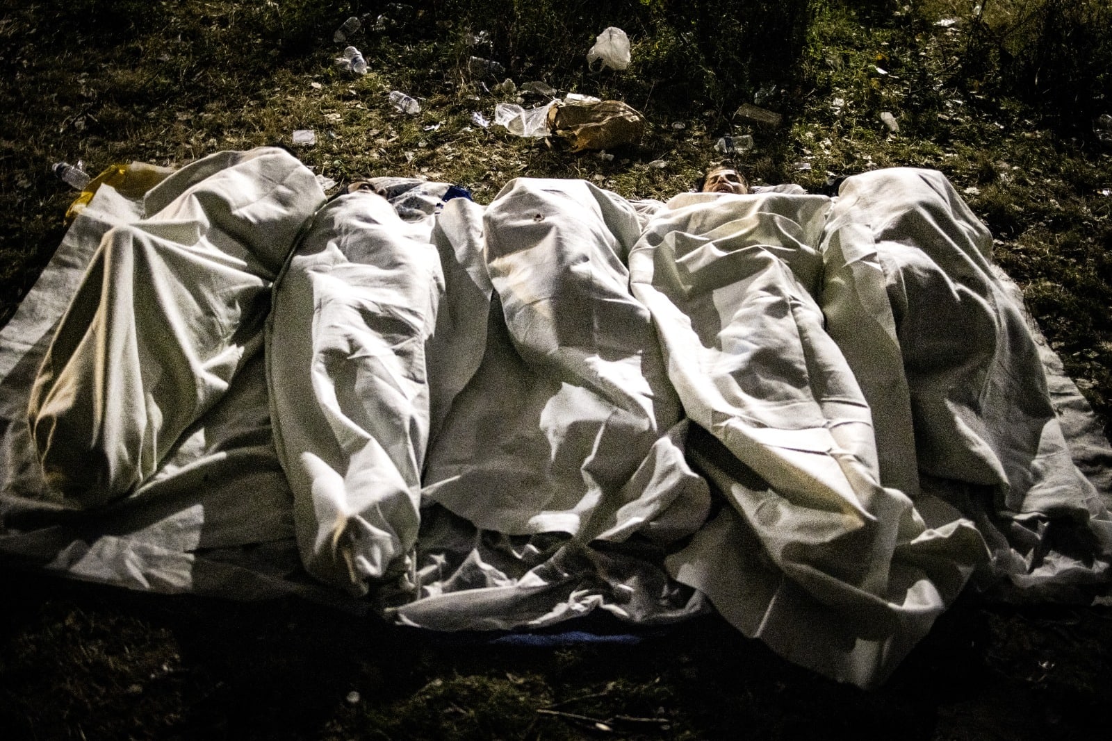 Afgelopen nacht sliepen ongeveer tien mensen buiten bij Ter Apel