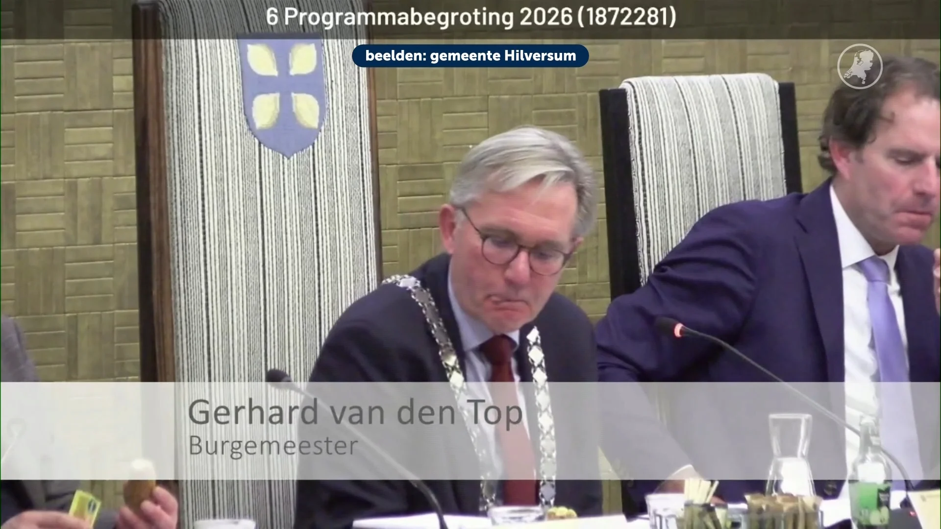 Hilversum voert 'krokettenpauze' in om eetgeluiden tijdens debat te stoppen